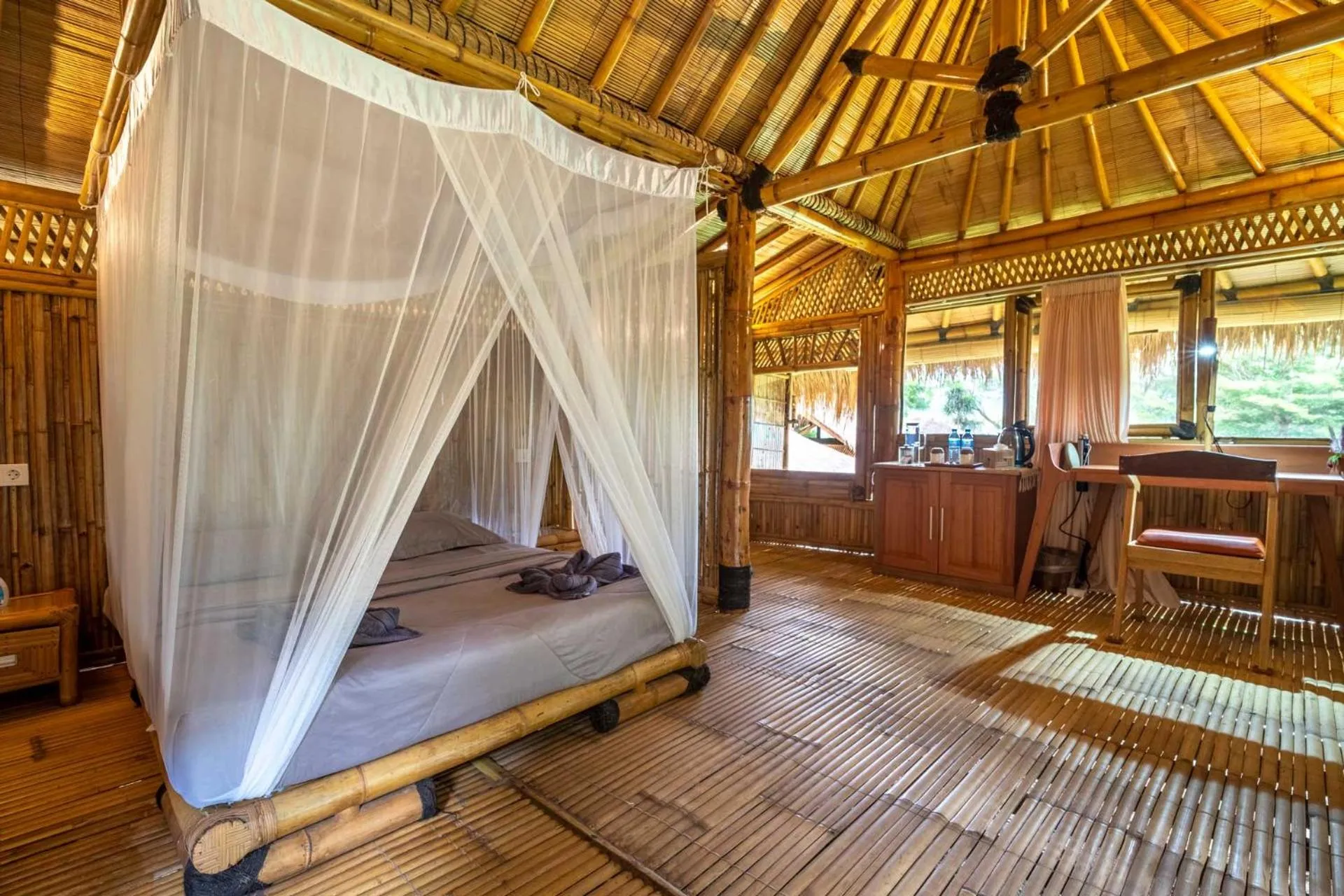 Bedroom, Bed in Catappa Village Lombok