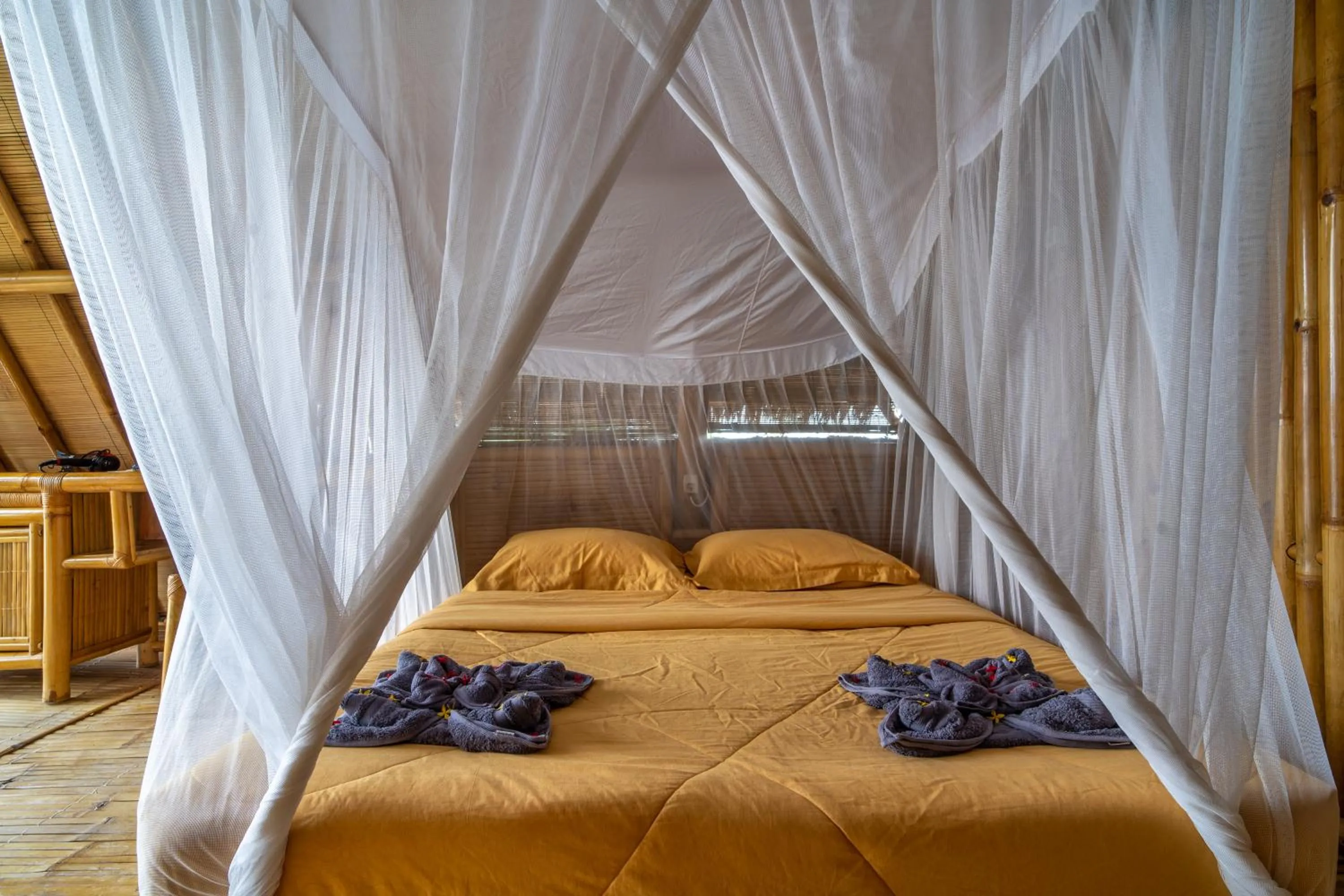 Bedroom, Bed in Catappa Village Lombok