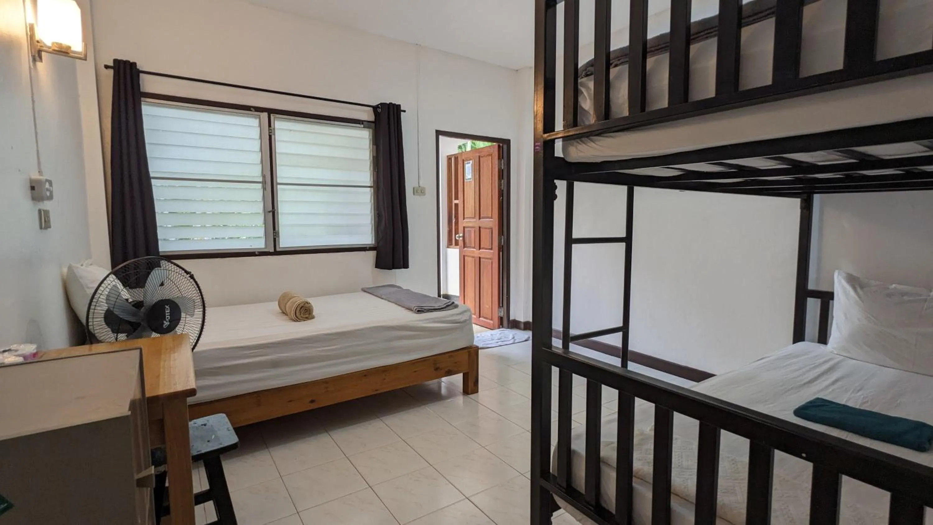 Bed in Hydronauts Diving Resort - Koh Tao