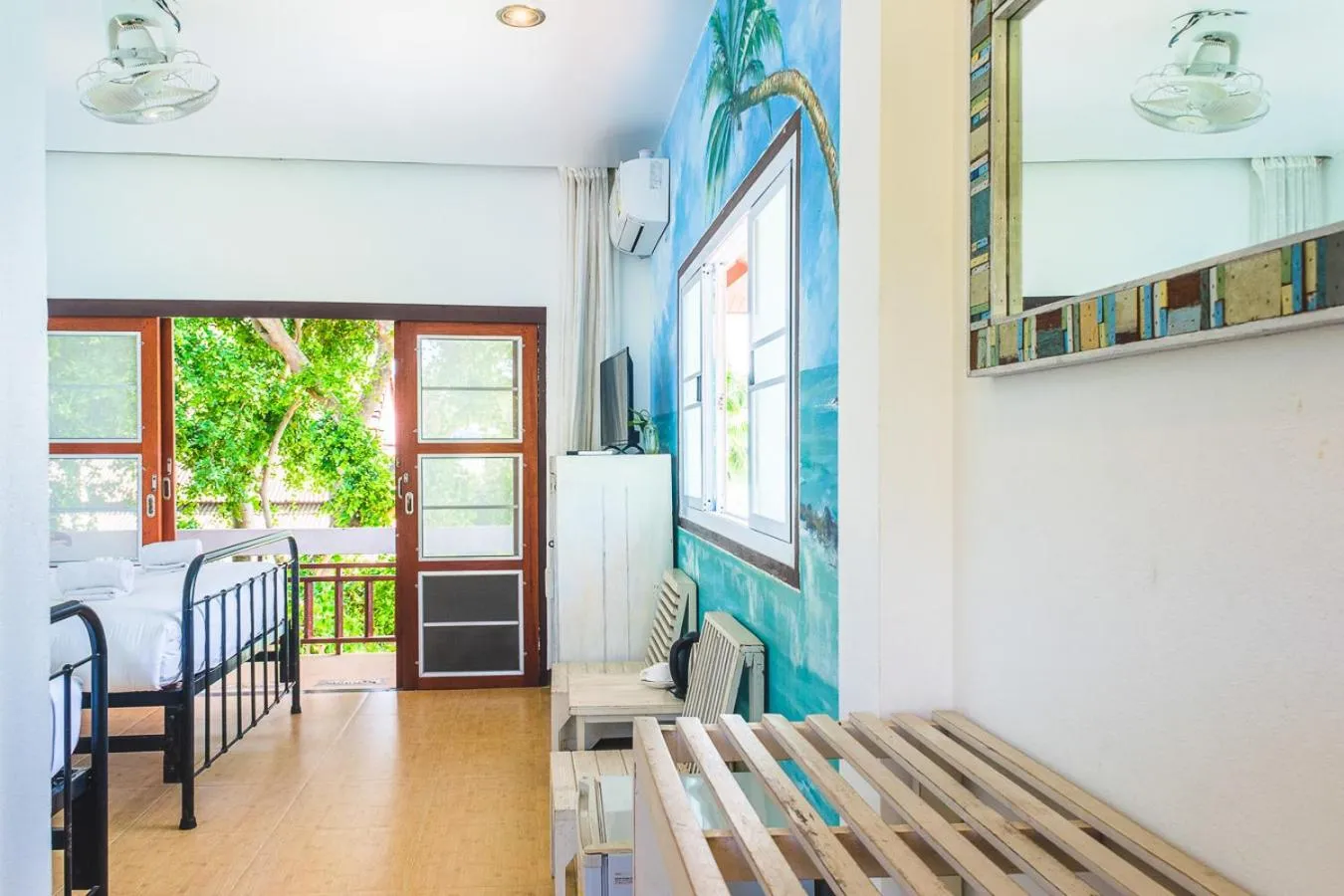 Bed in Hydronauts Diving Resort - Koh Tao