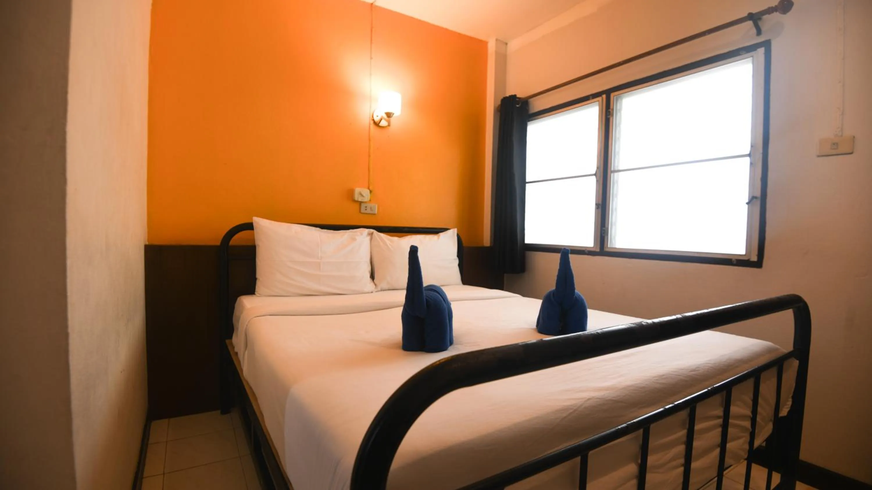 Bed in Hydronauts Diving Resort - Koh Tao