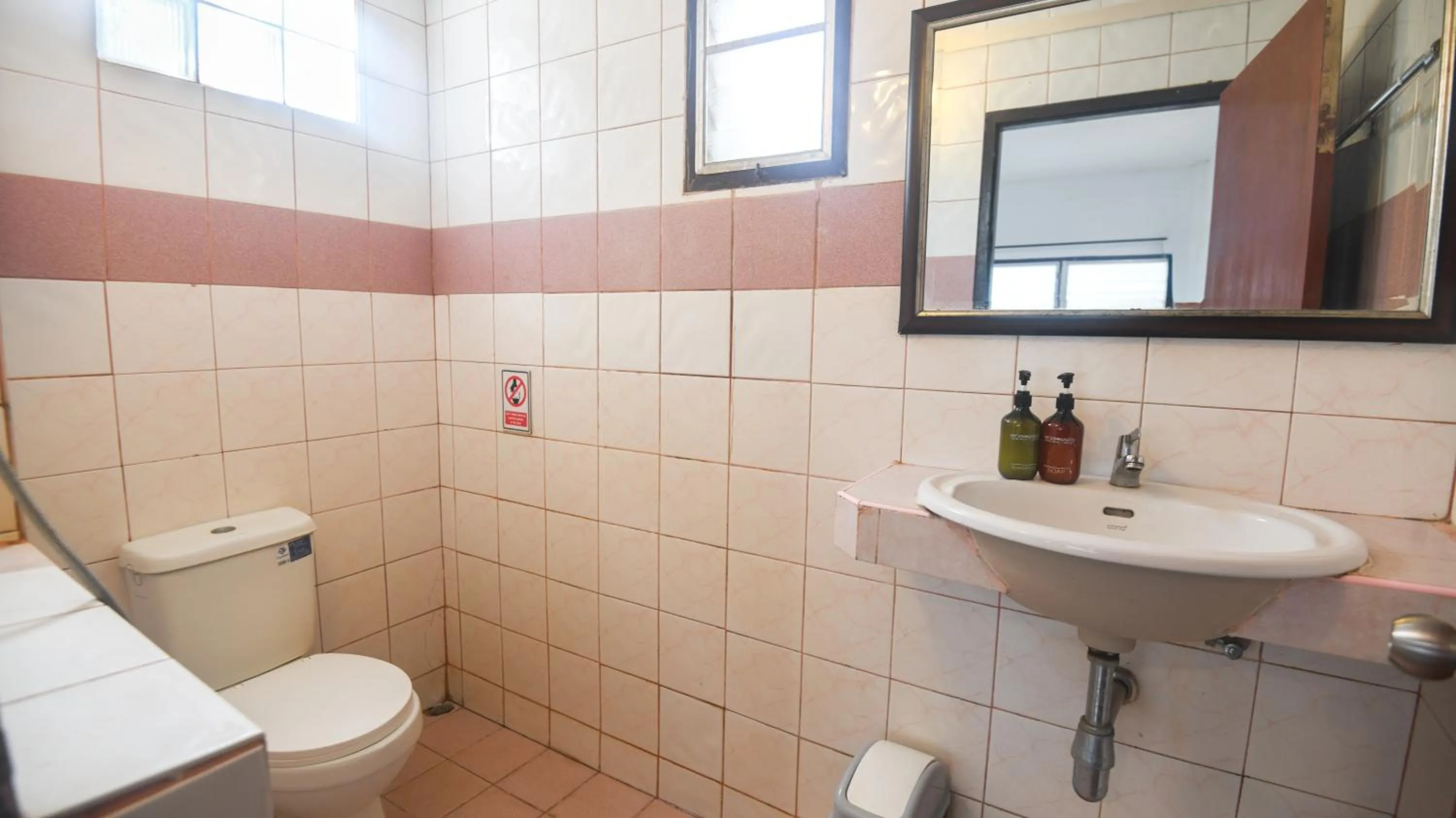 Shower in Hydronauts Diving Resort - Koh Tao