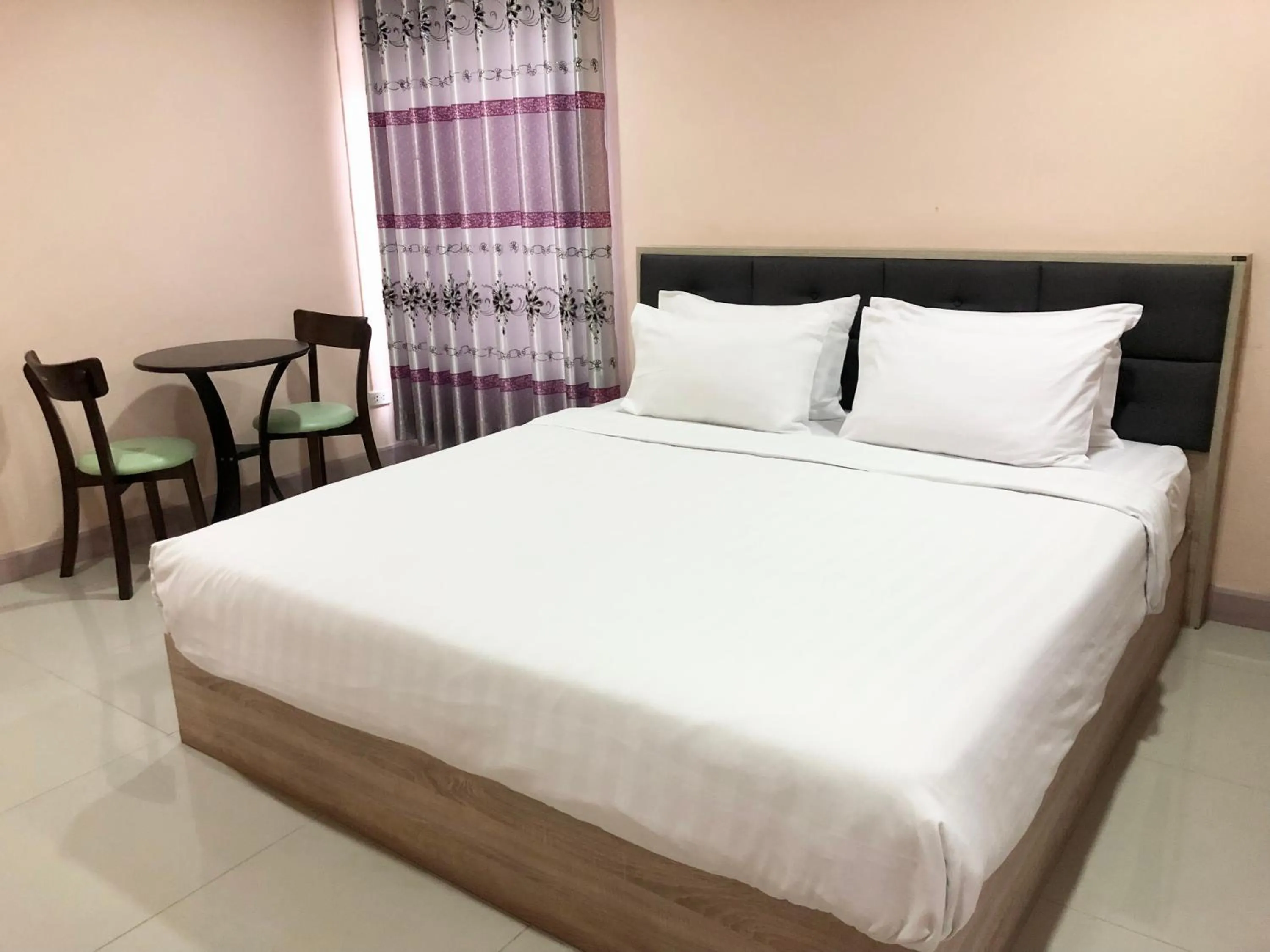 Bed in Seksiri