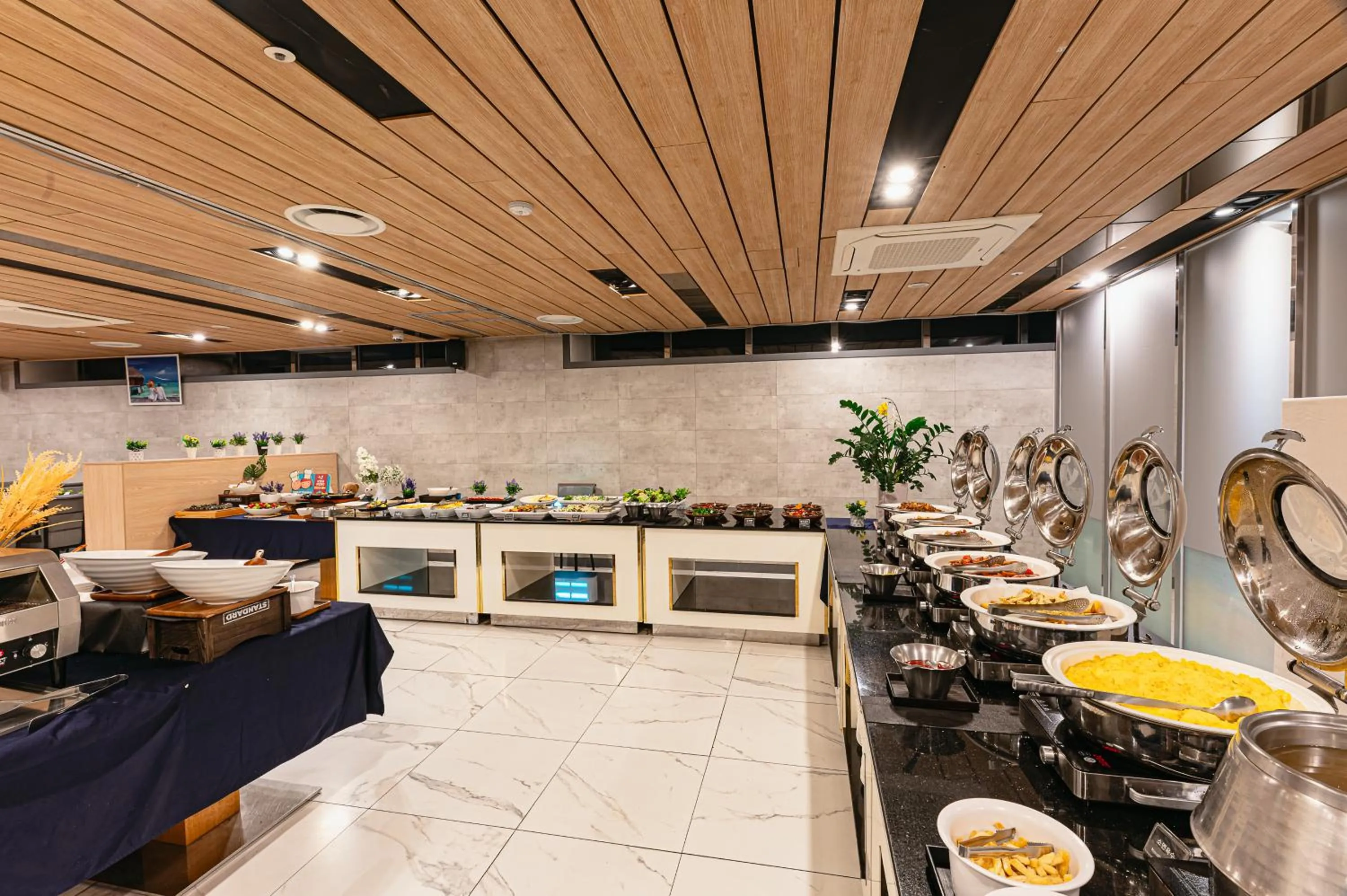 Restaurant/places to eat in Hamdeok Beach Stay Jeju