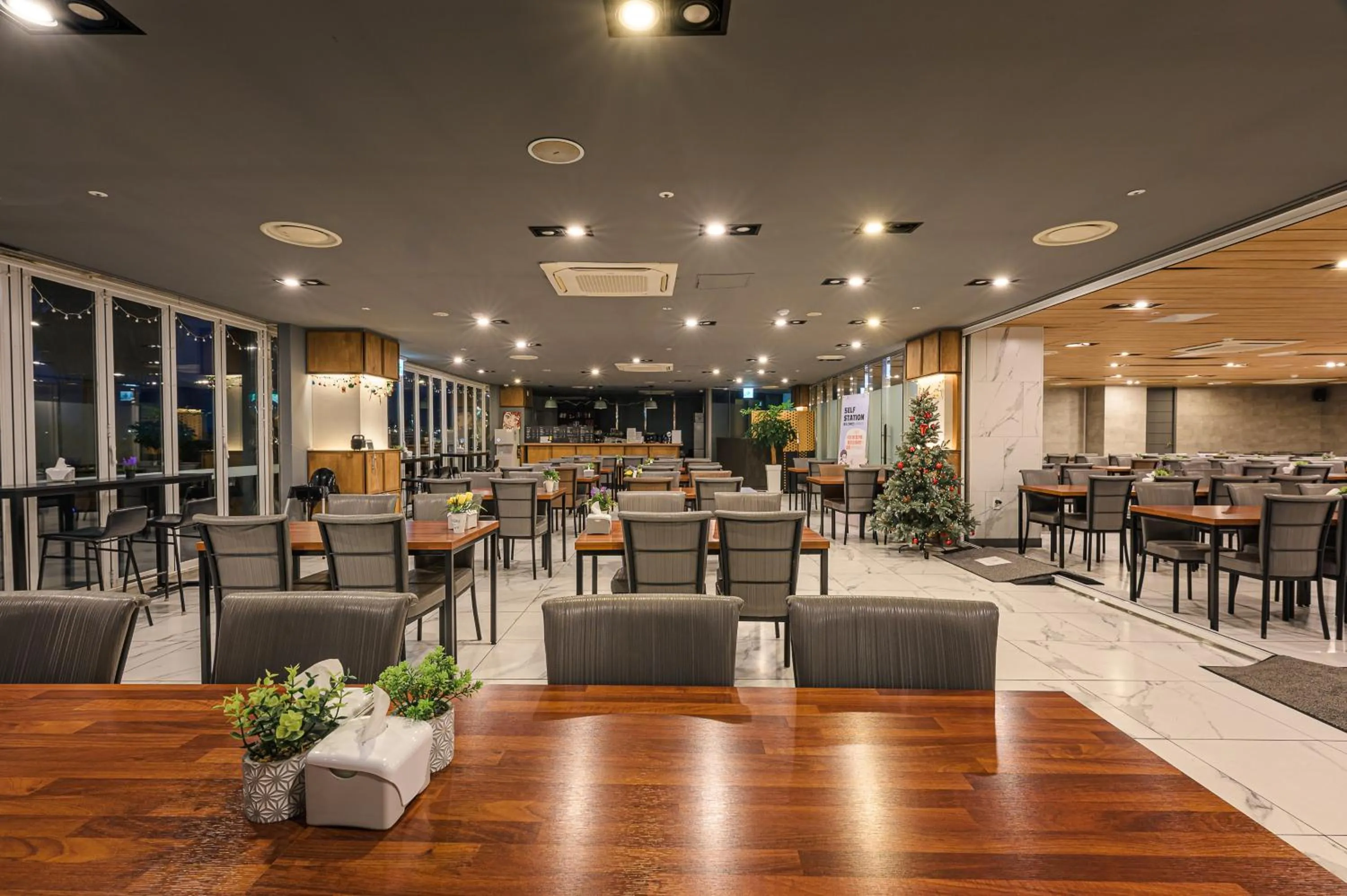 Restaurant/places to eat in Hamdeok Beach Stay Jeju