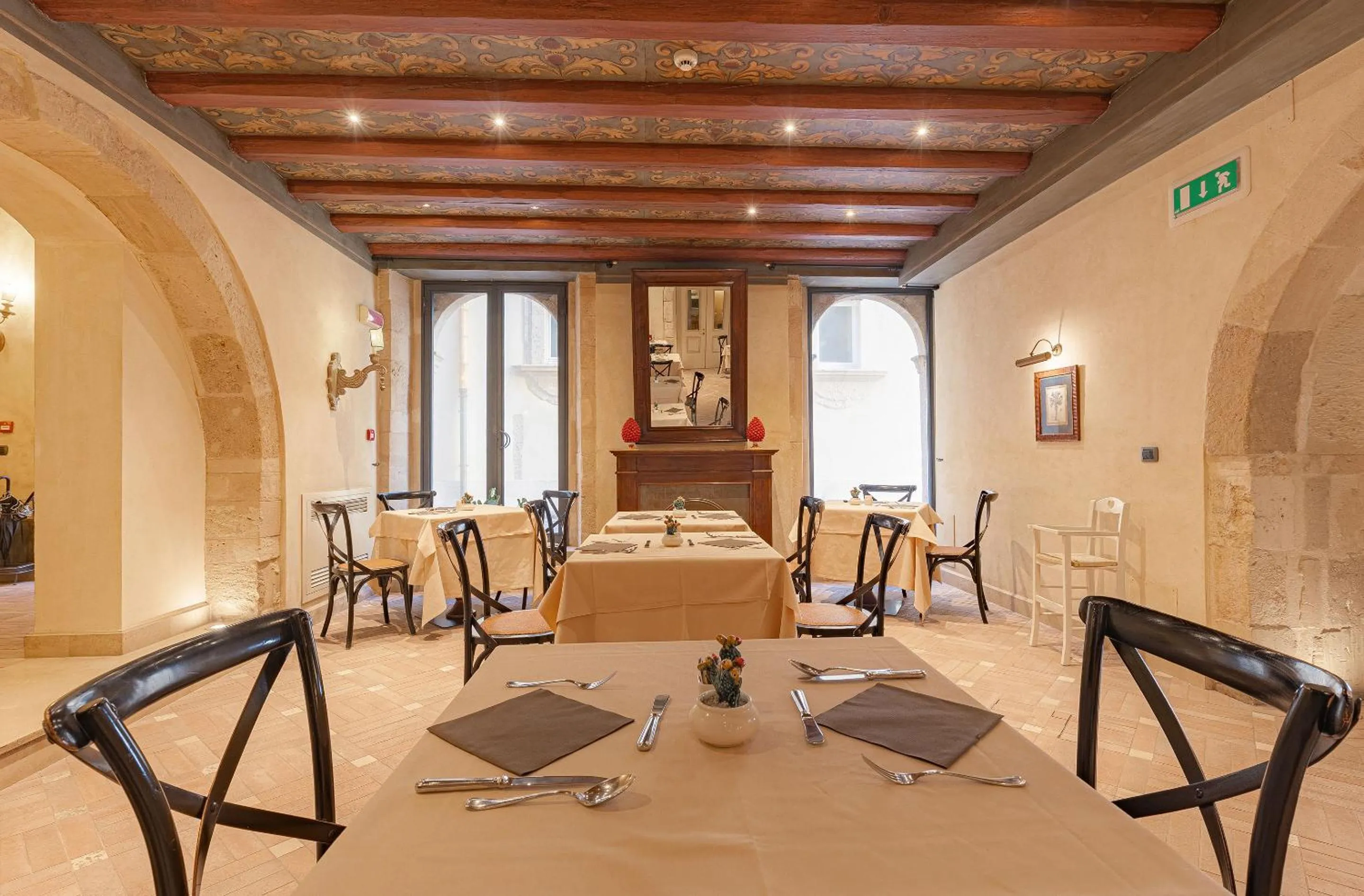 Restaurant/places to eat in Algilà Ortigia Charme Hotel