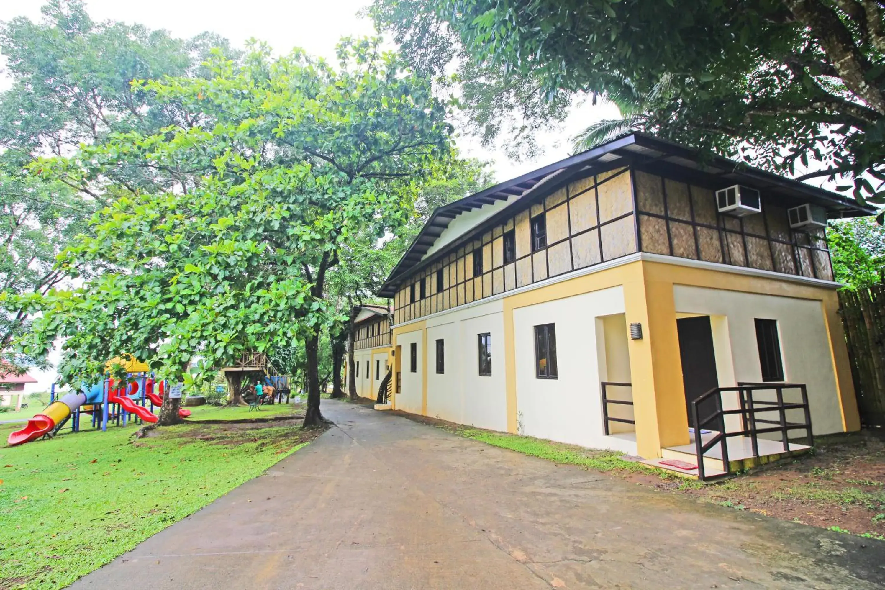Duplex Room in Caliraya Resort Club Duplex Room in Caliraya Resort Club