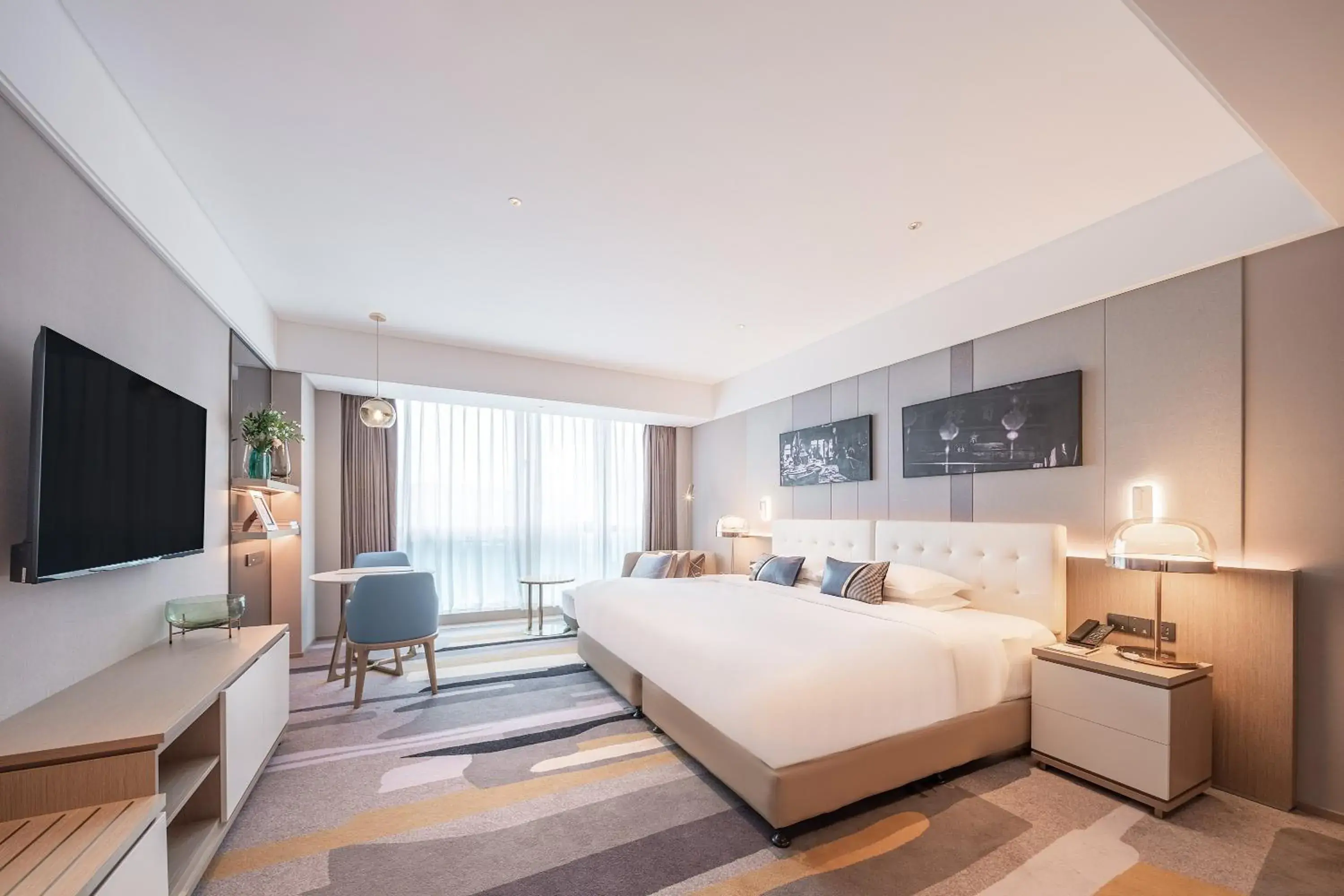 Deluxe King Room in Oaks Chengdu at Cultural Heritage Park Deluxe King Room in Oaks Chengdu at Cultural Heritage Park