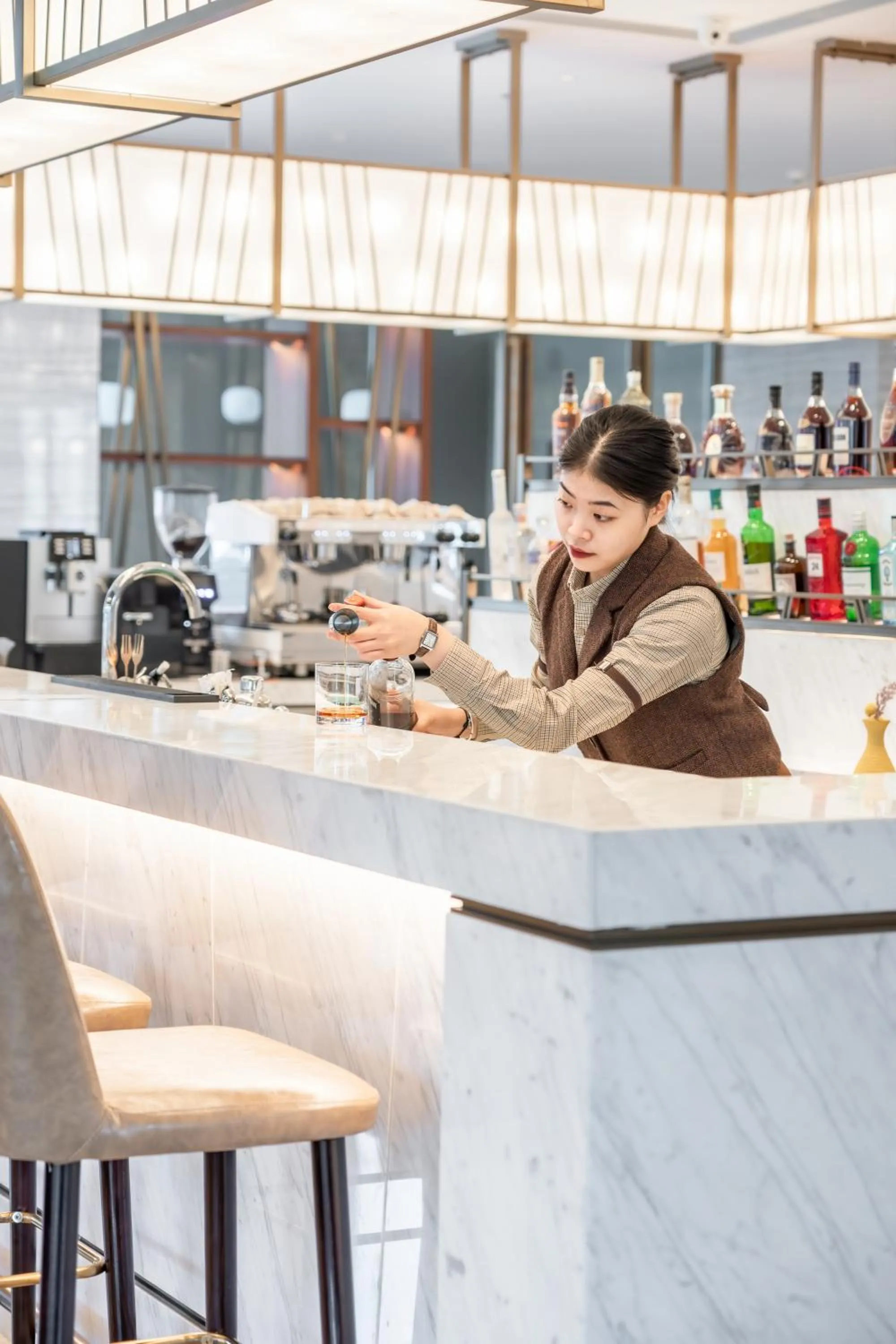 Lounge or bar in Oaks Chengdu at Cultural Heritage Park