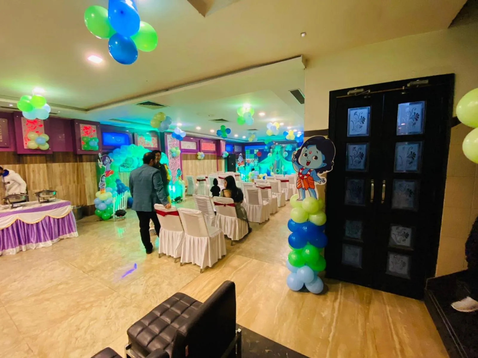 Evening entertainment in Hotel Royal Galaxy