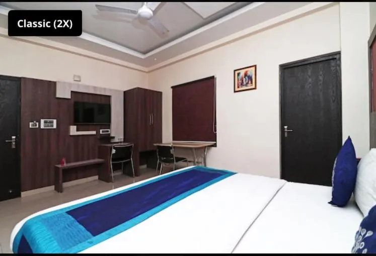 Photo of the whole room in Hotel Royal Galaxy