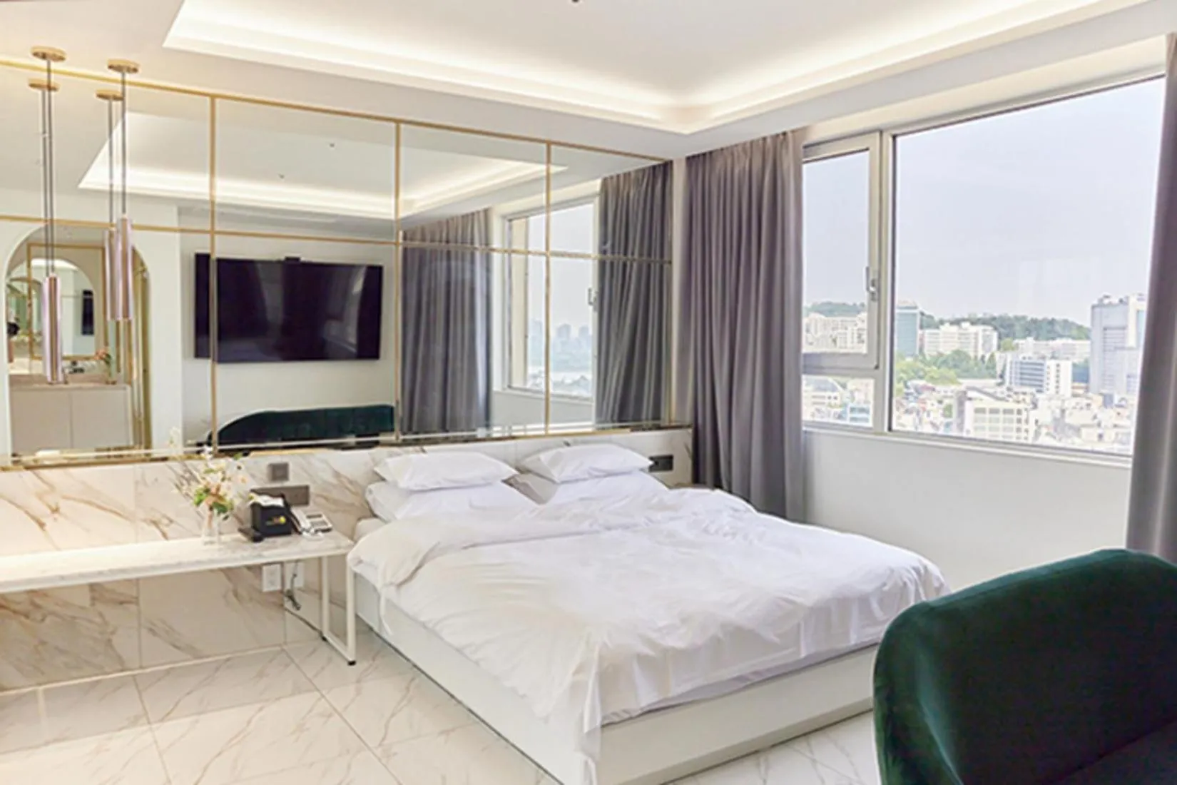 Bed in Hotel The Designers Hongdae