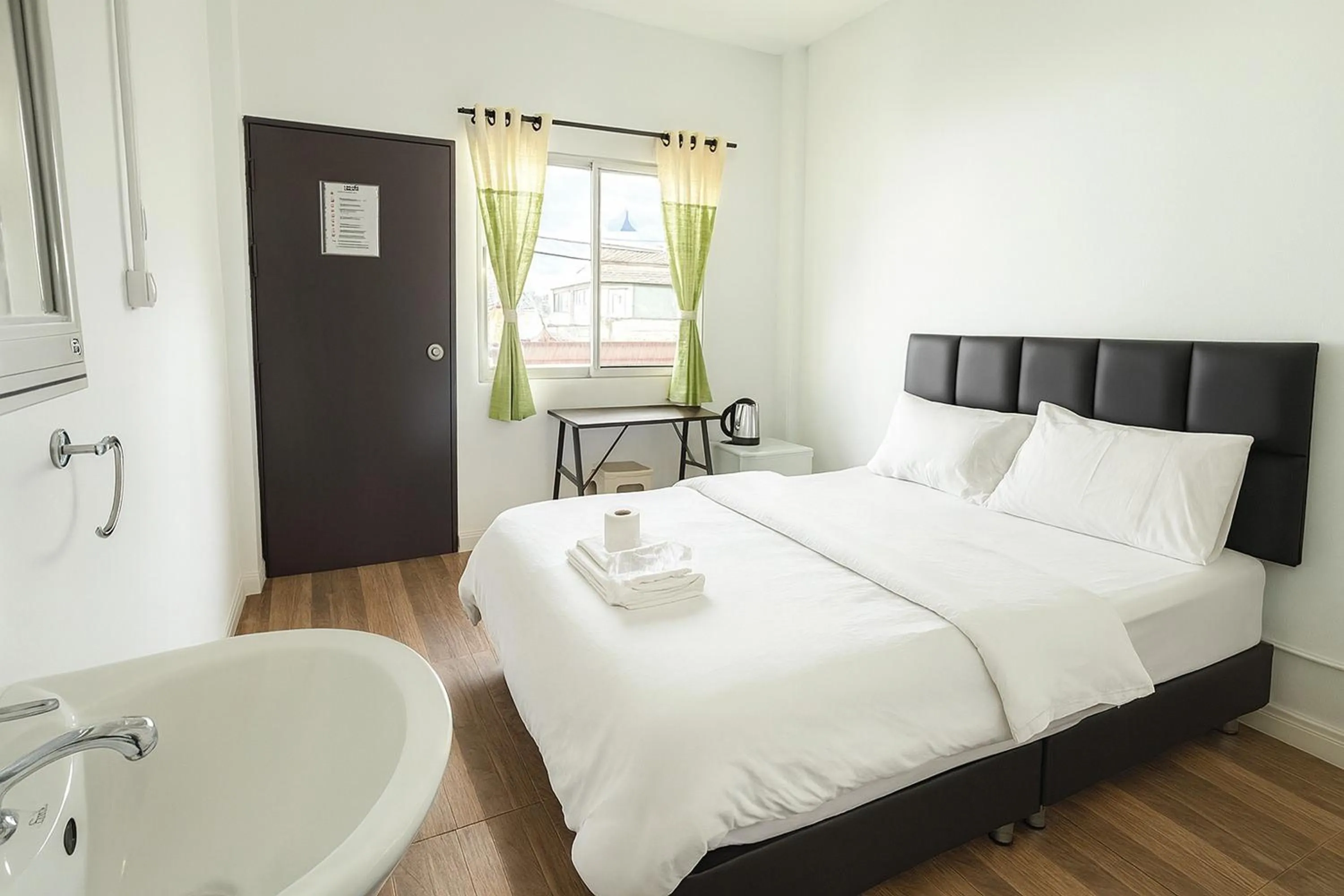 Photo of the whole room, Bed in The Voyager Guesthouse