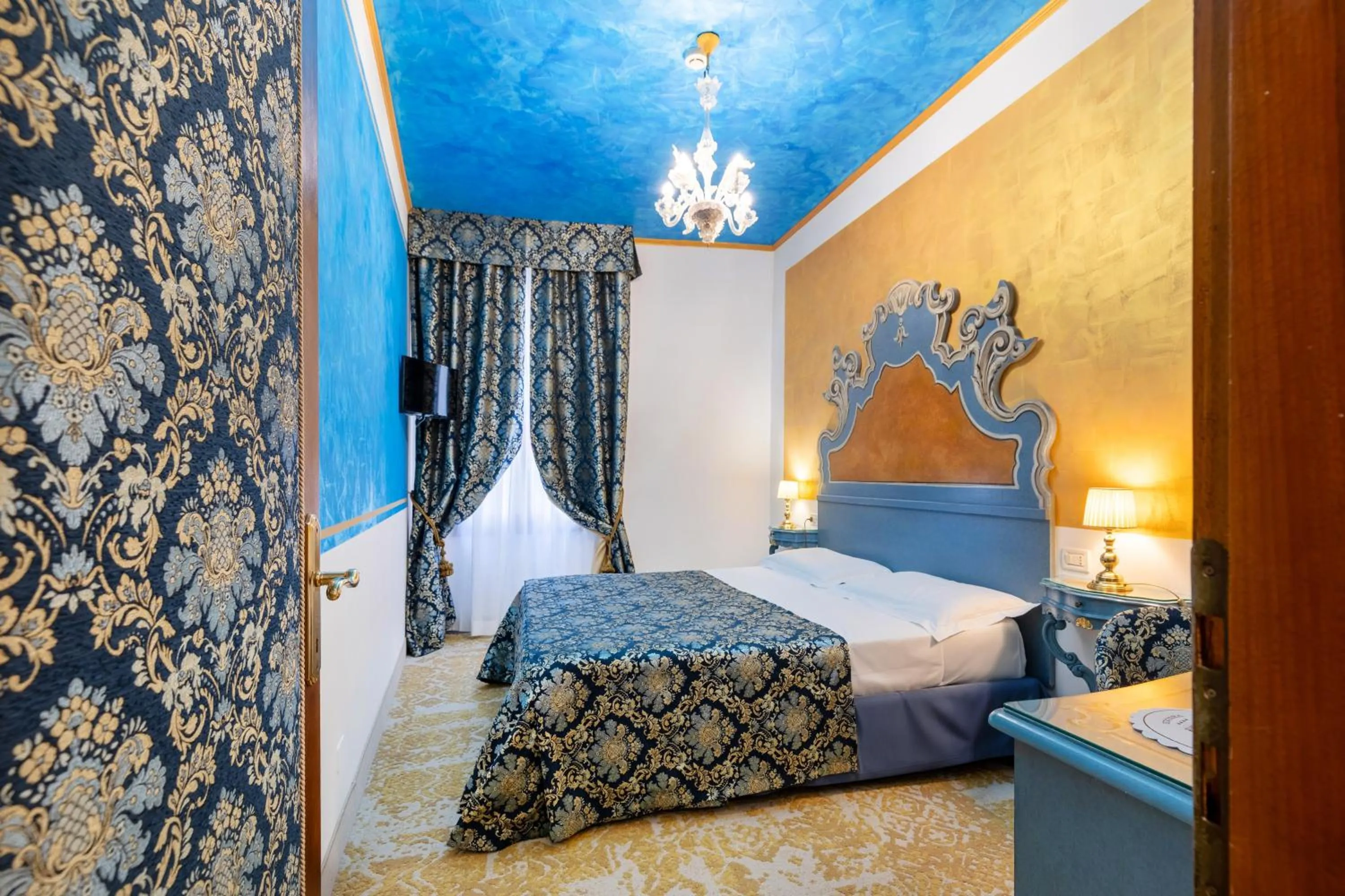 Bedroom, Bed in Hotel Giorgione