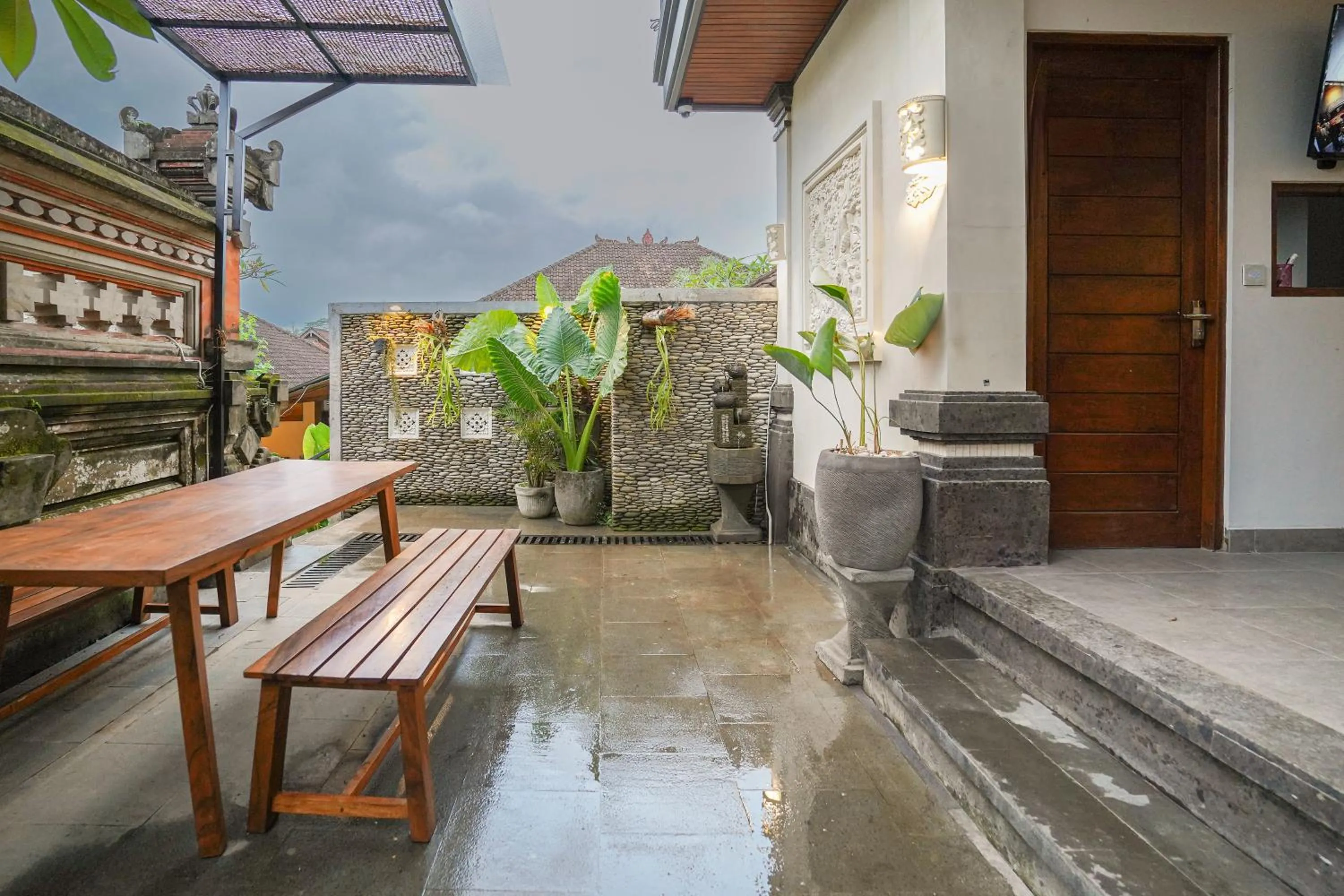 Communal kitchen in Made Arsa Homestay