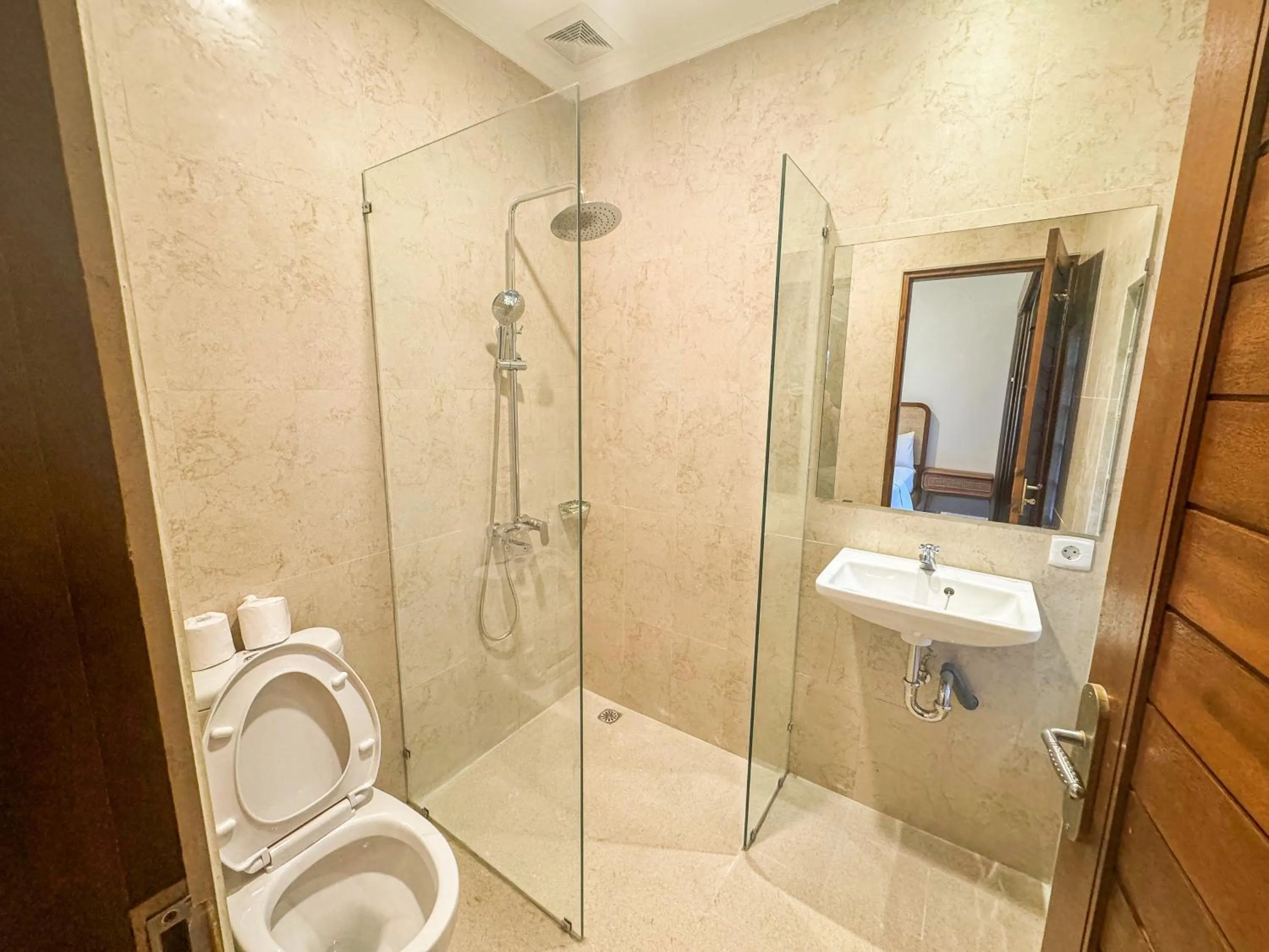 Toilet in Made Arsa Homestay