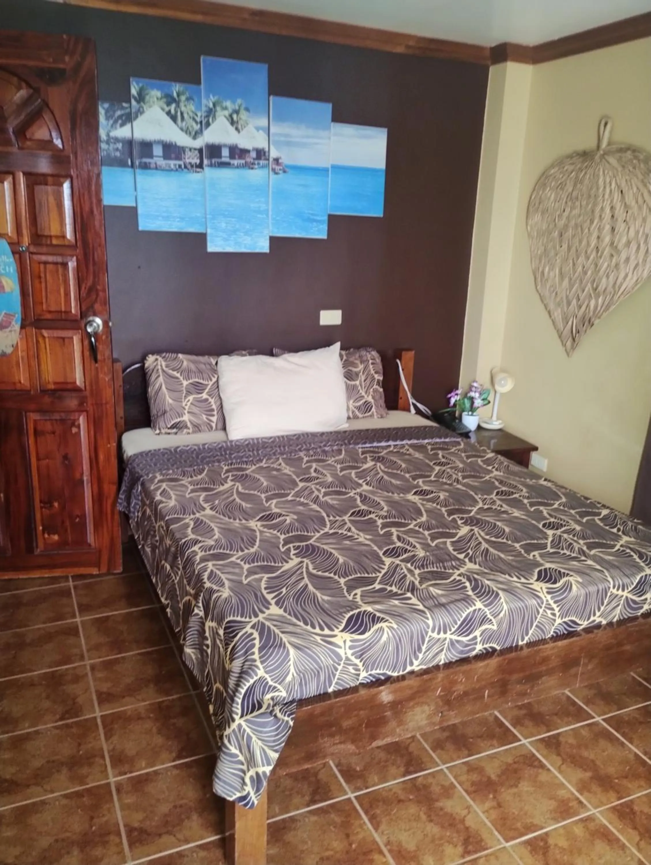 Property building, Bed in Sailfishbay Surf And Big Game Fishing Lodge