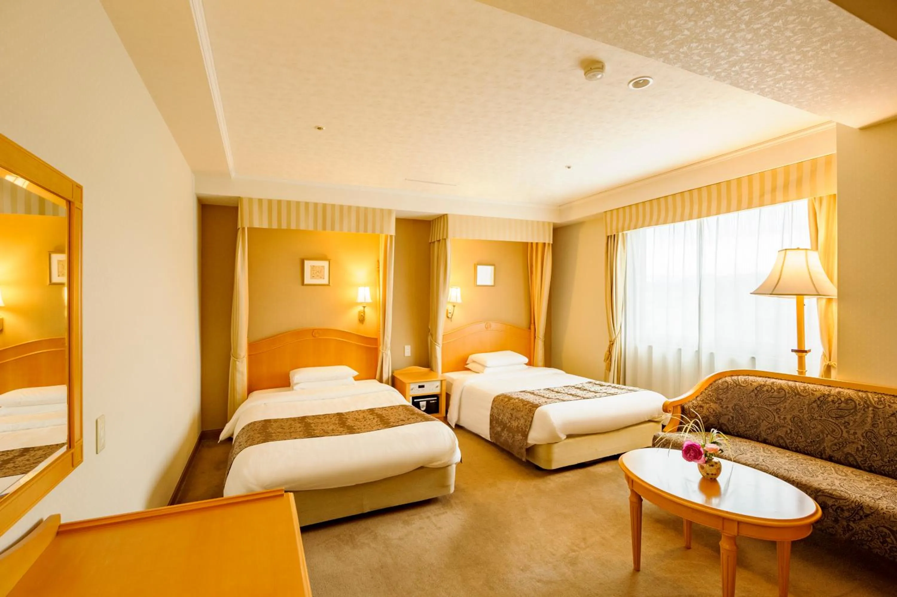 Photo of the whole room, Bed in Kanazawa Hakuchoro Hotel Sanraku -Natural Hot Spring-