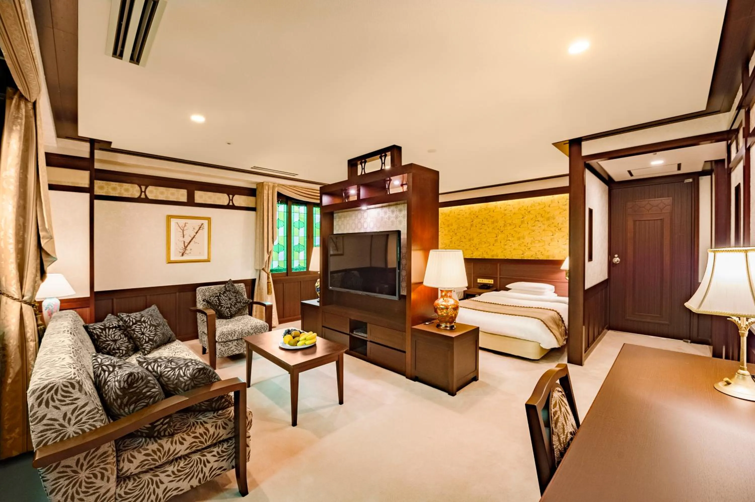 Photo of the whole room, Bed in Kanazawa Hakuchoro Hotel Sanraku -Natural Hot Spring-