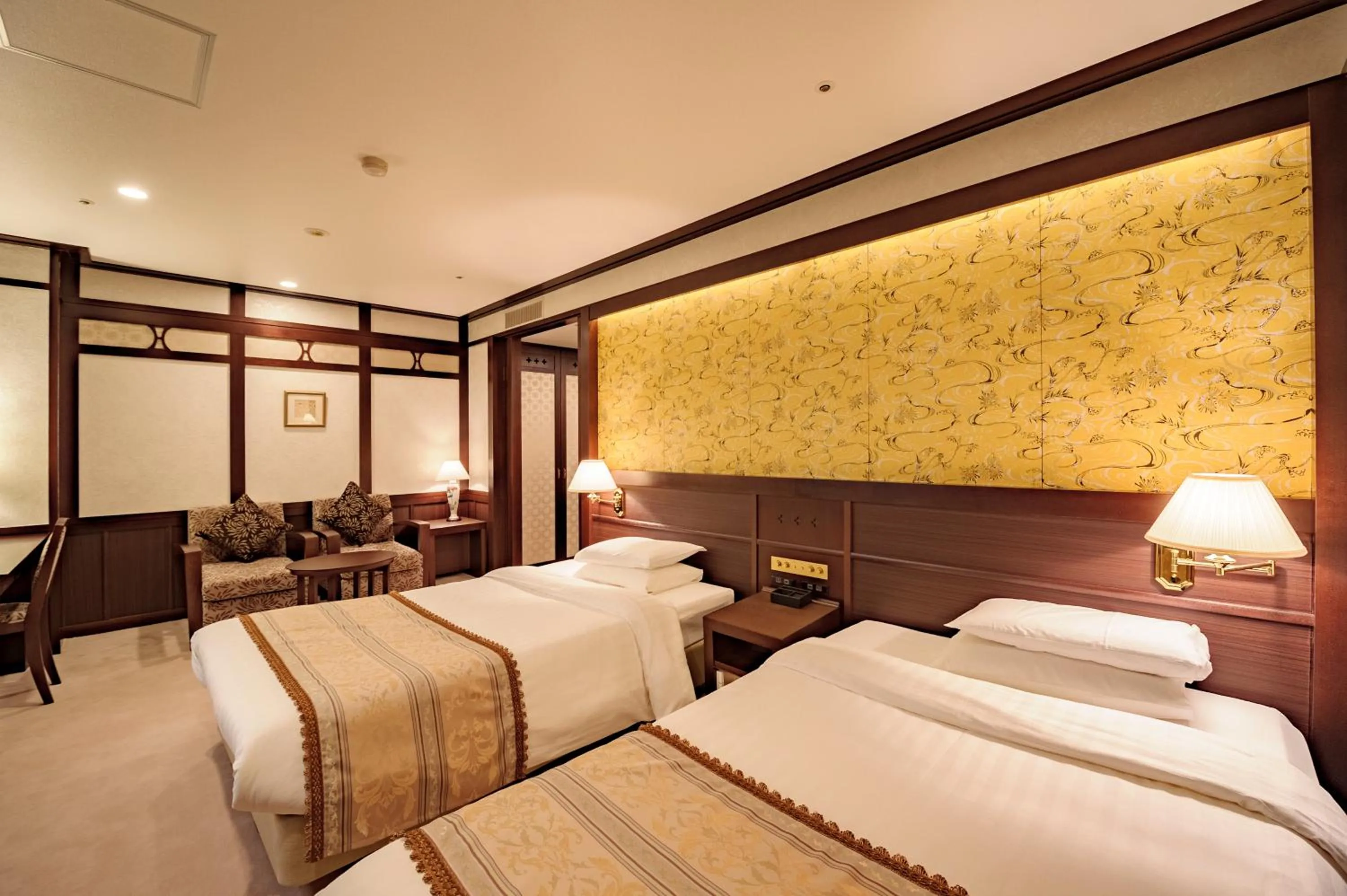 Photo of the whole room, Bed in Kanazawa Hakuchoro Hotel Sanraku -Natural Hot Spring-