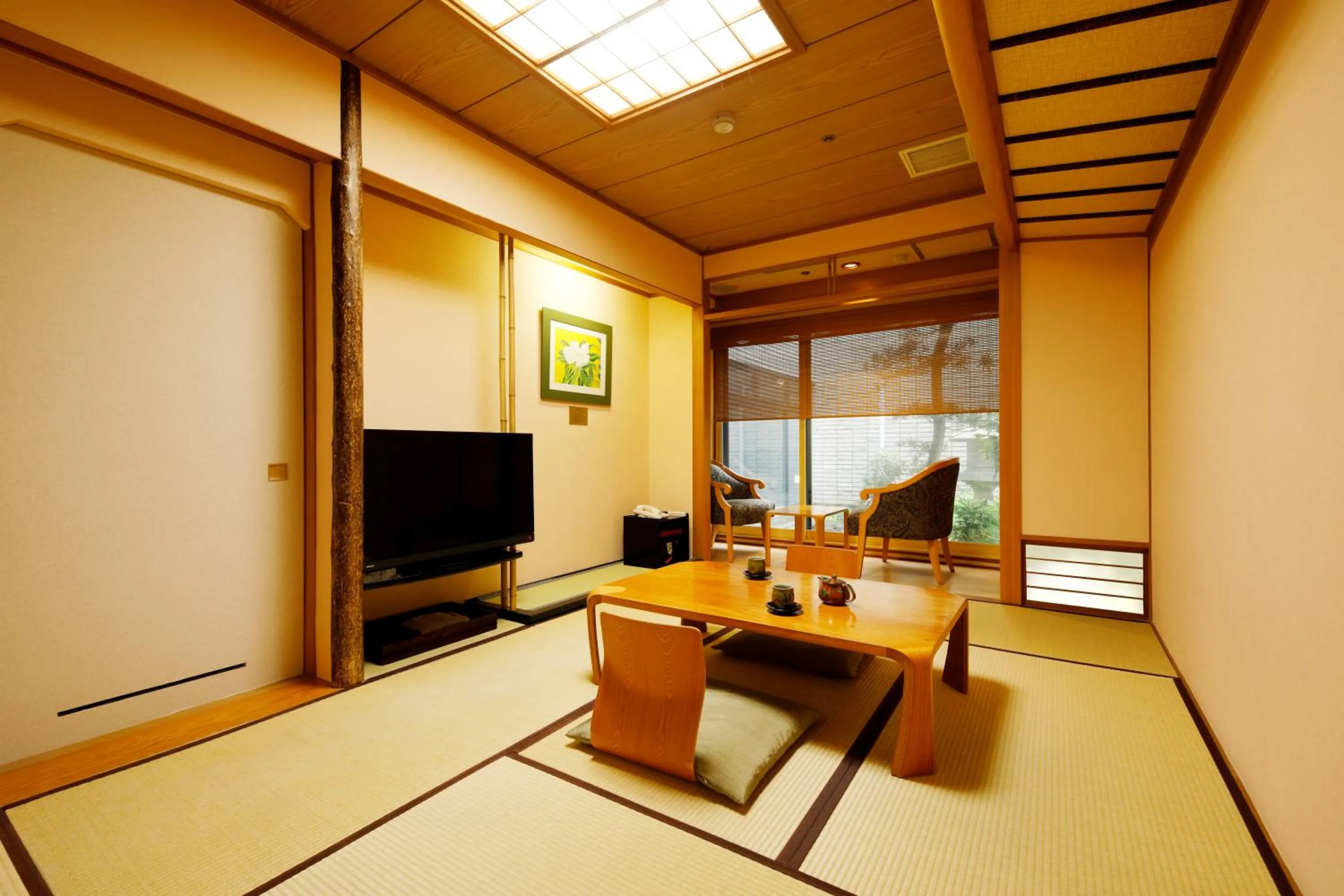 Photo of the whole room in Kanazawa Hakuchoro Hotel Sanraku -Natural Hot Spring-