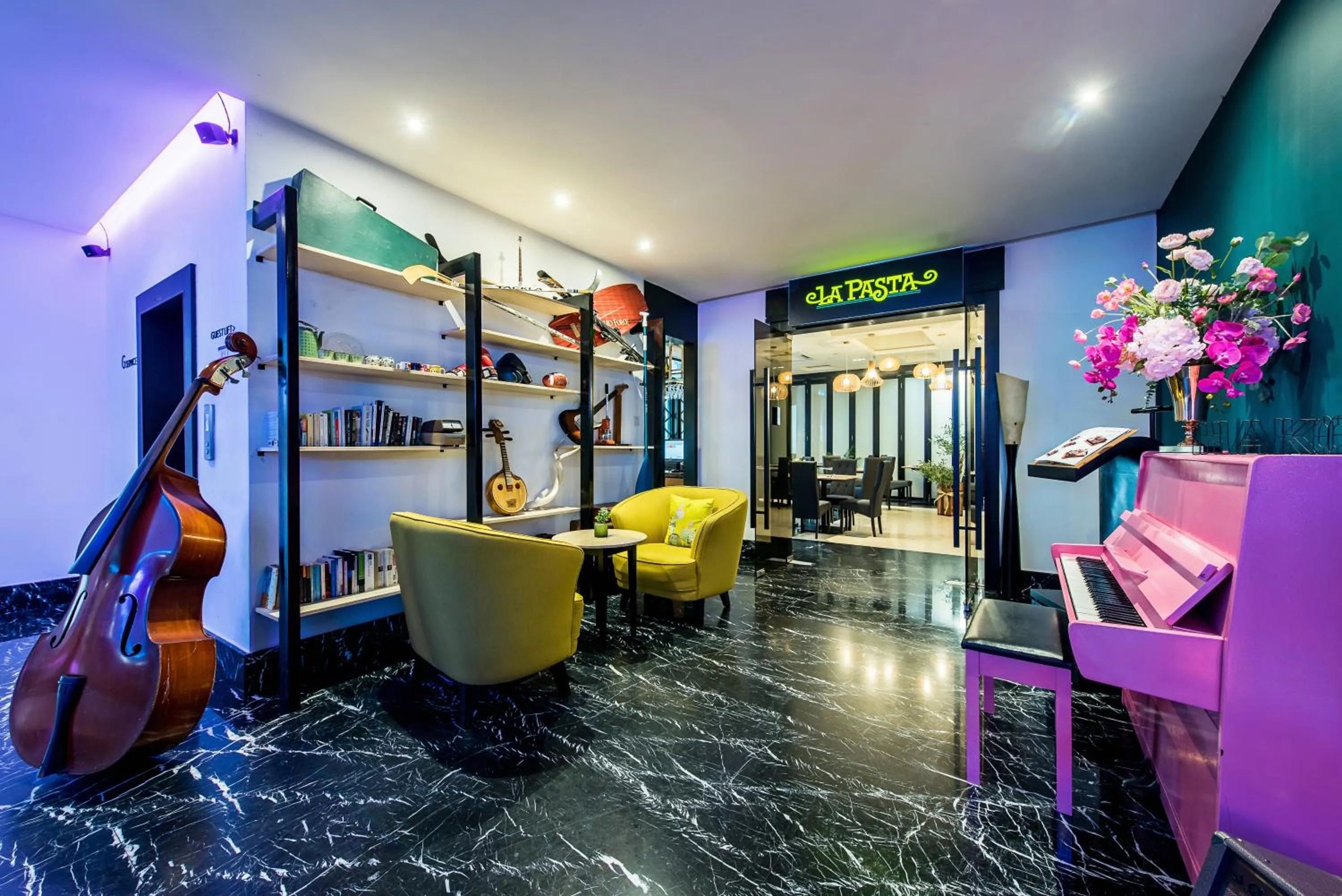 Restaurant/places to eat in HAKO HOTEL JBCC