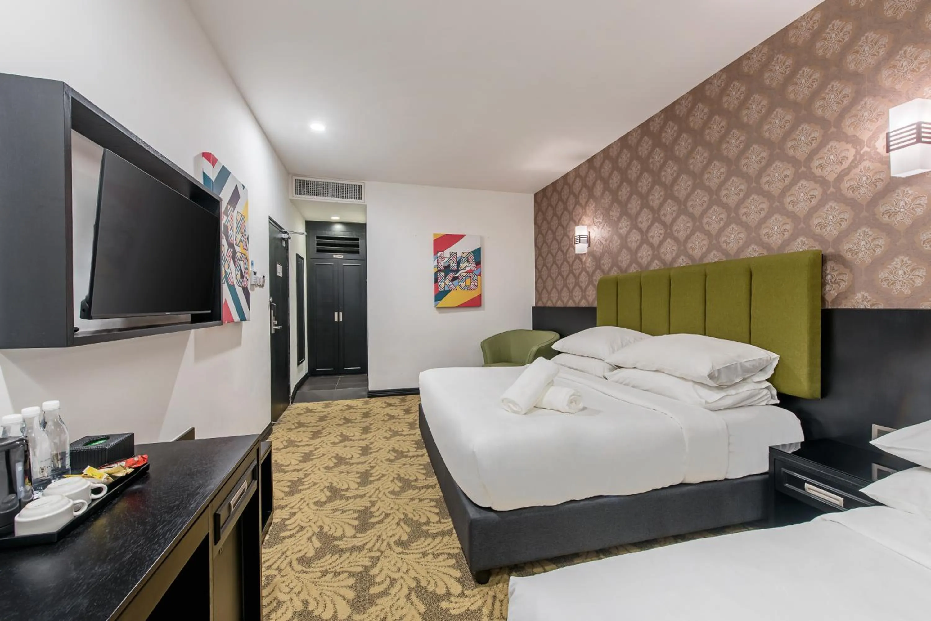 Guests, Bed in HAKO HOTEL JBCC