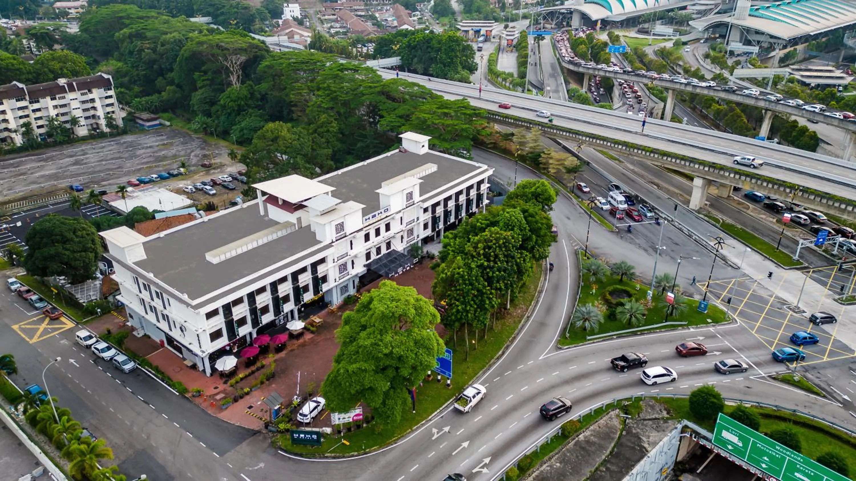 Nearby landmark in HAKO HOTEL JBCC