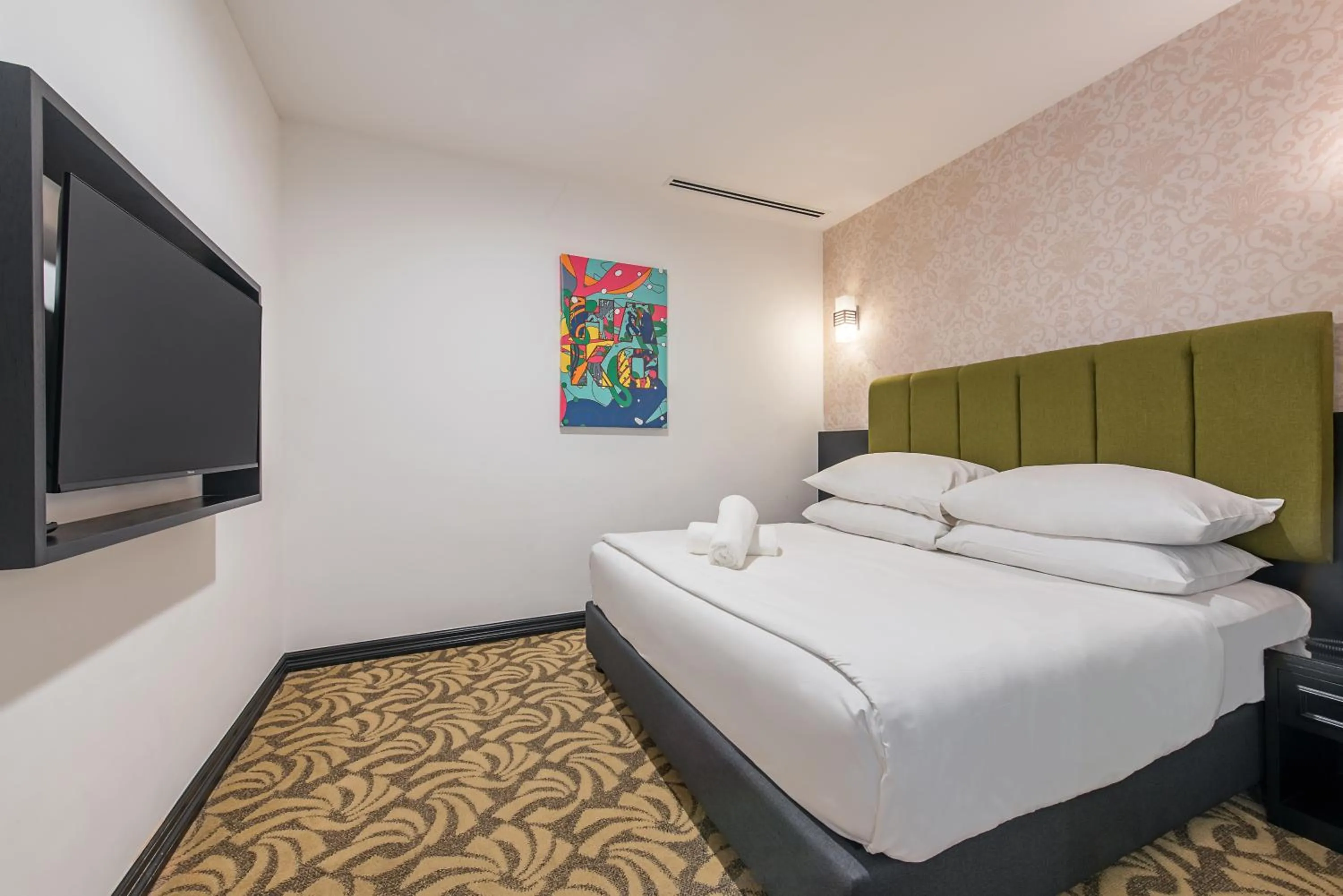 Guests, Bed in HAKO HOTEL JBCC