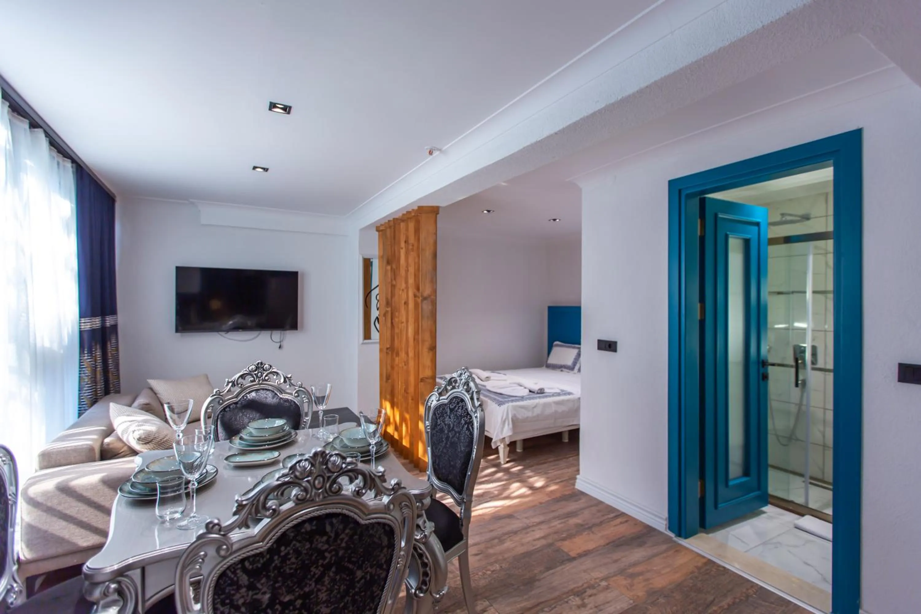 Photo of the whole room in Angel Residence