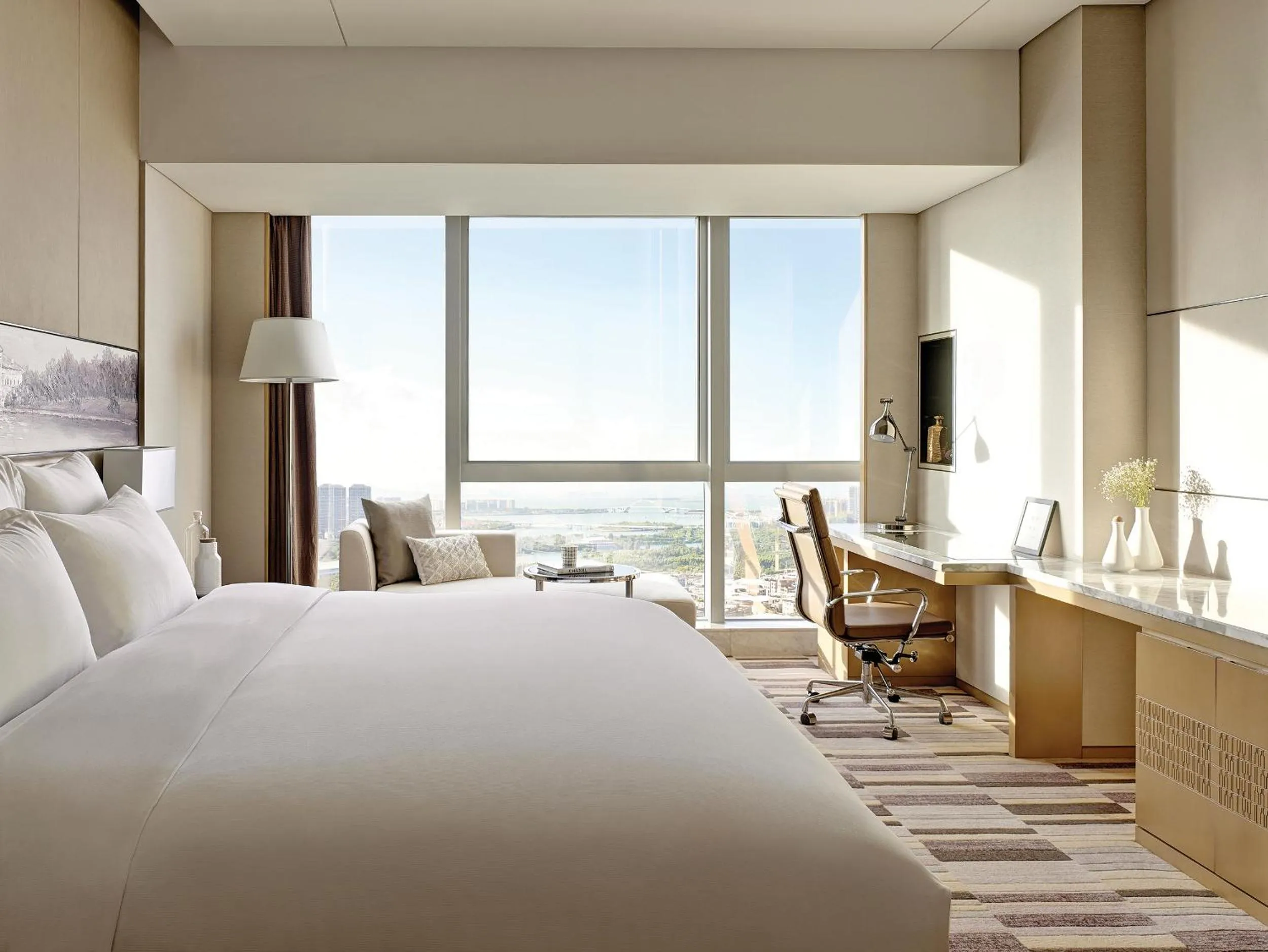 Photo of the whole room, Bed in Langham Place Xiamen