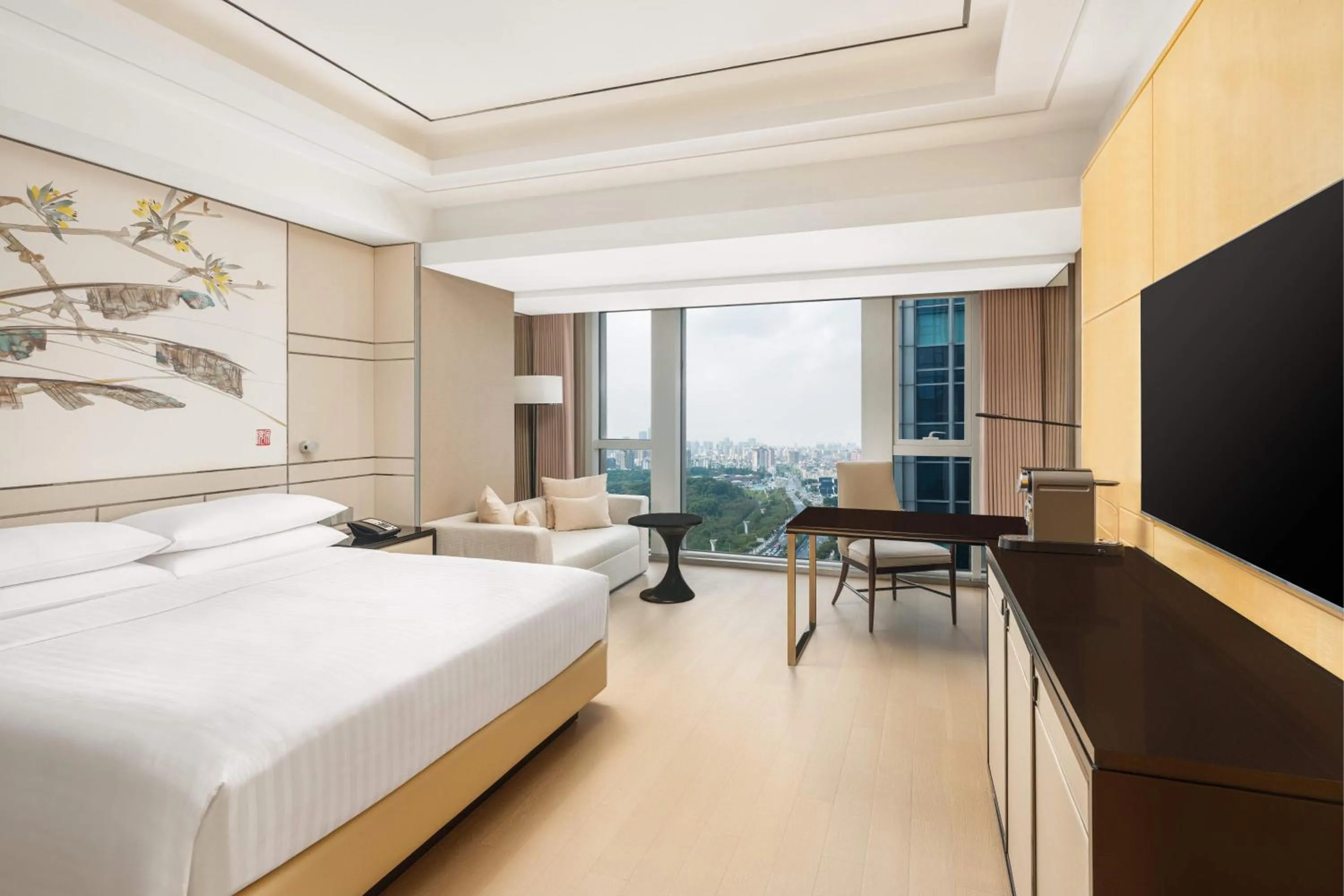 Bedroom, Bed in Shanghai Marriott Hotel Parkview