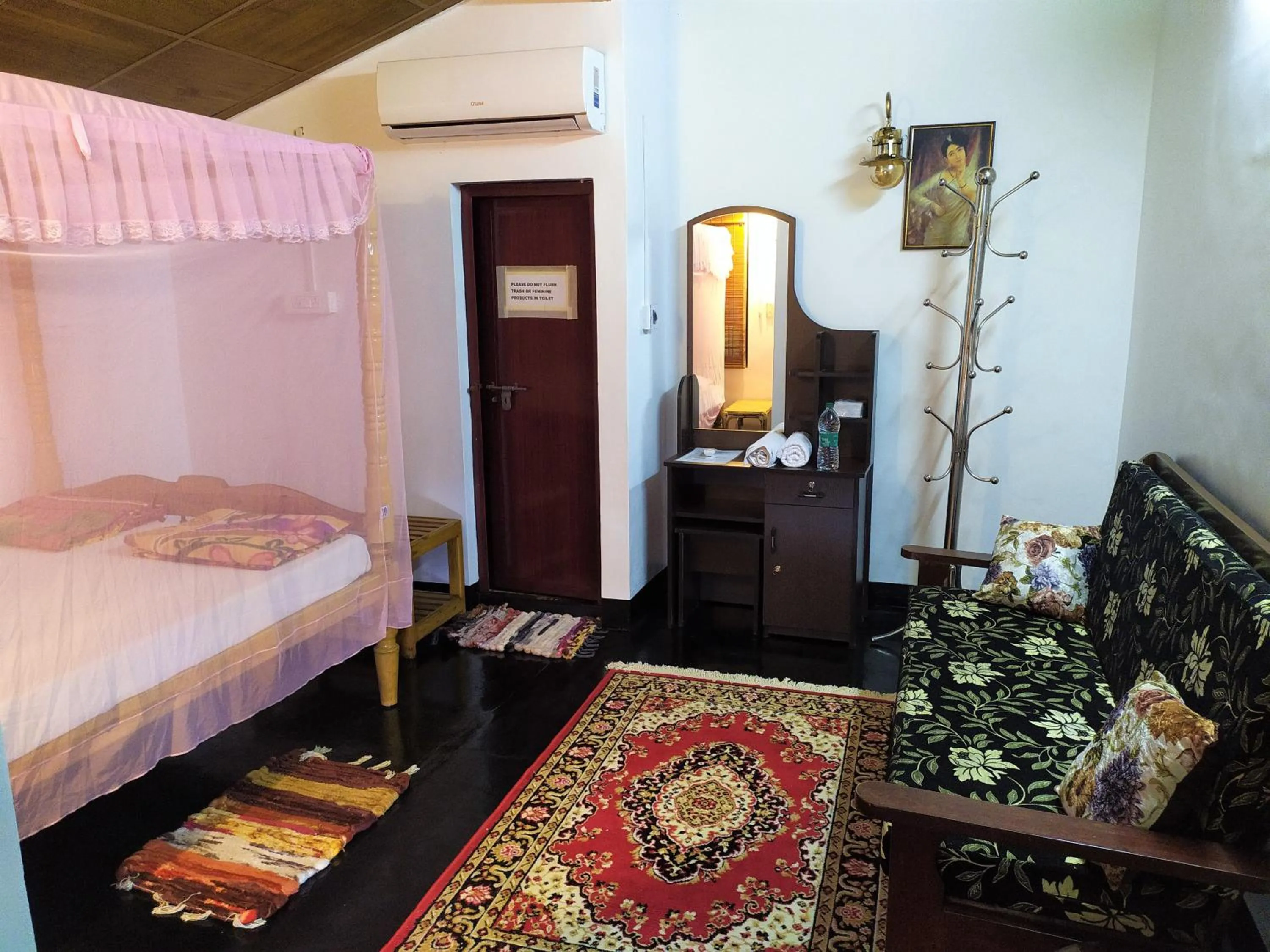 Classic Double  Bed Room in Sea Hut Homestay