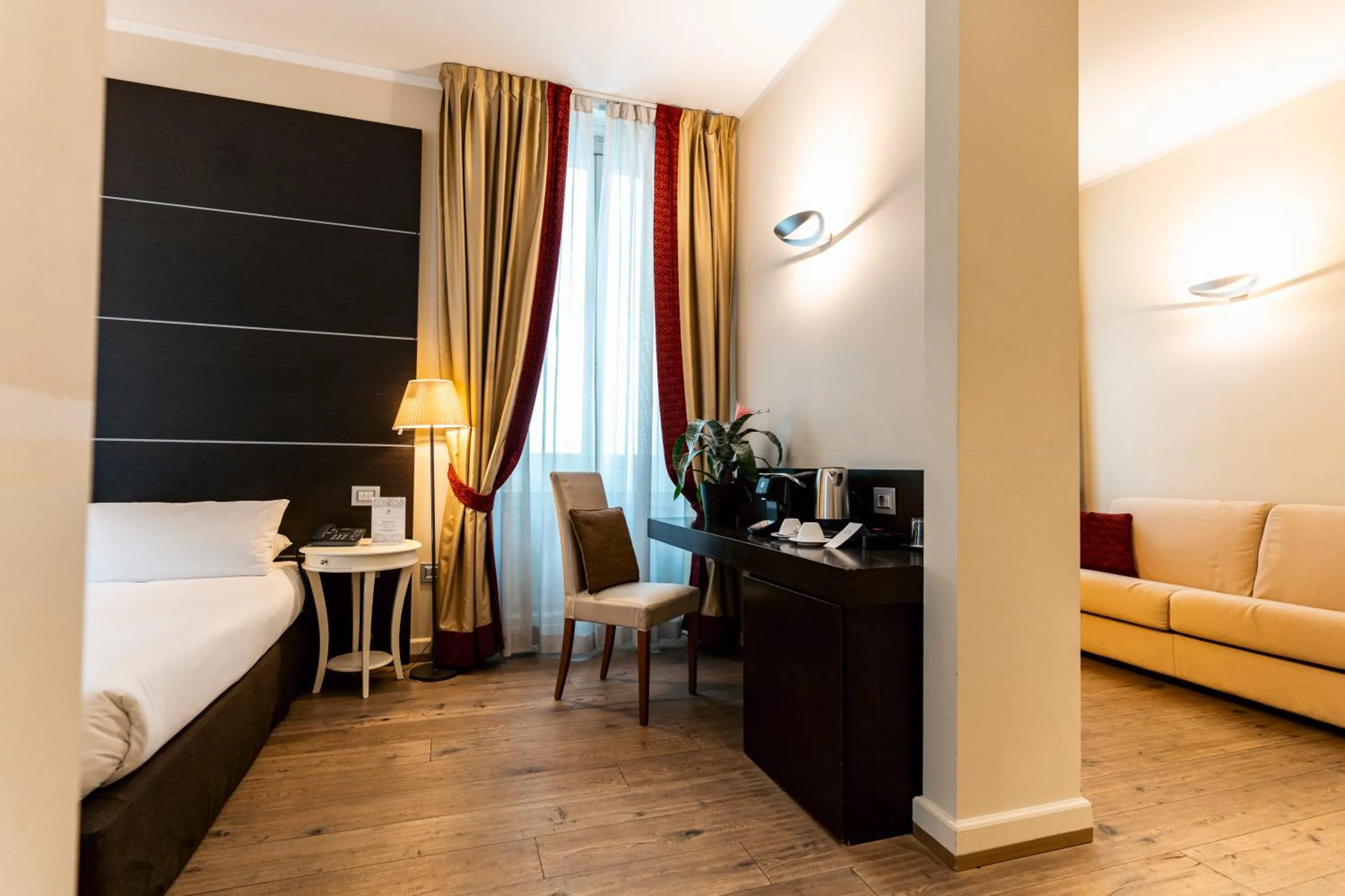 Bed in TownHouse 33 Boutique Hotel