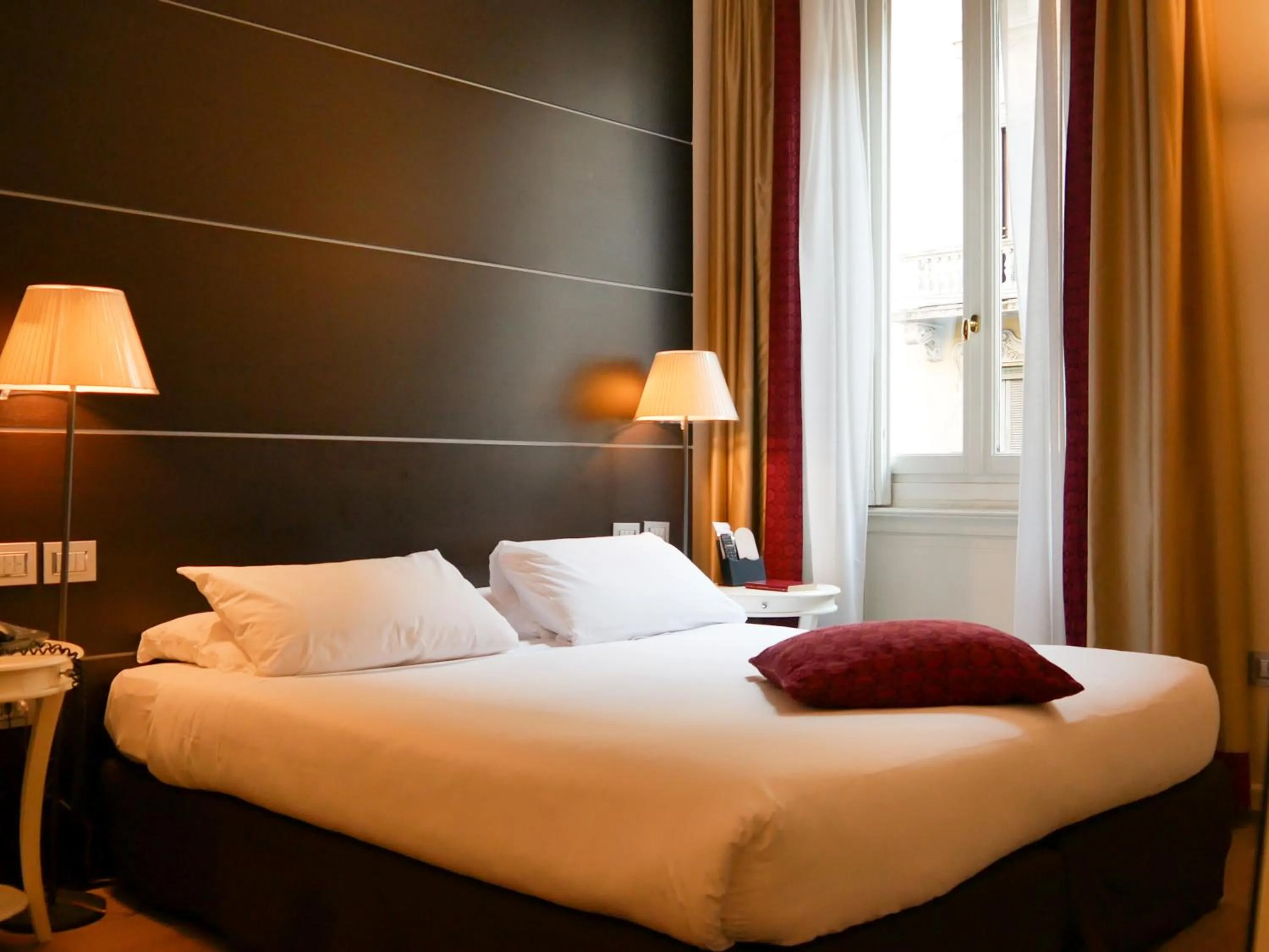 Bed in TownHouse 33 Boutique Hotel