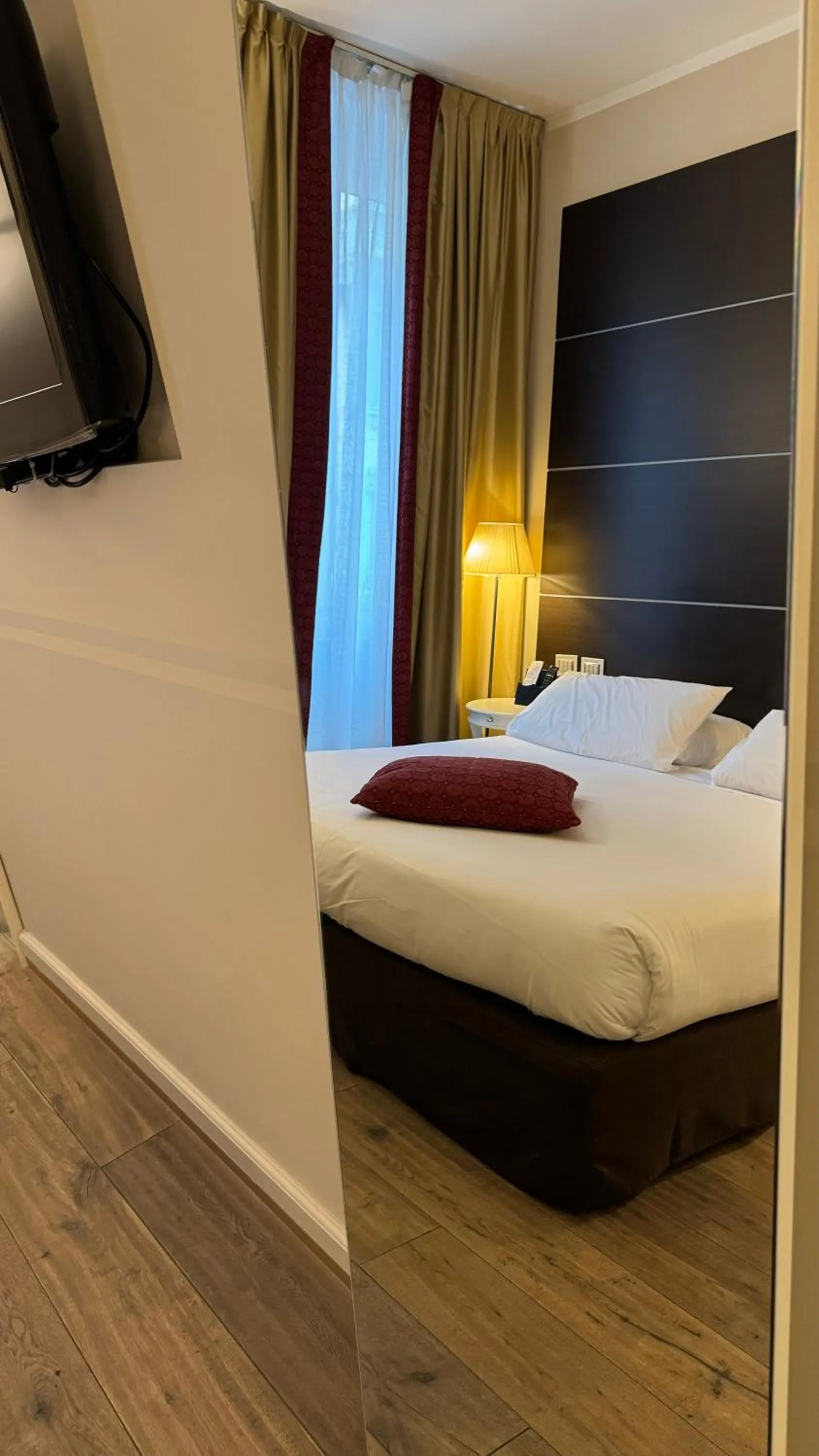 Photo of the whole room, Bed in TownHouse 33