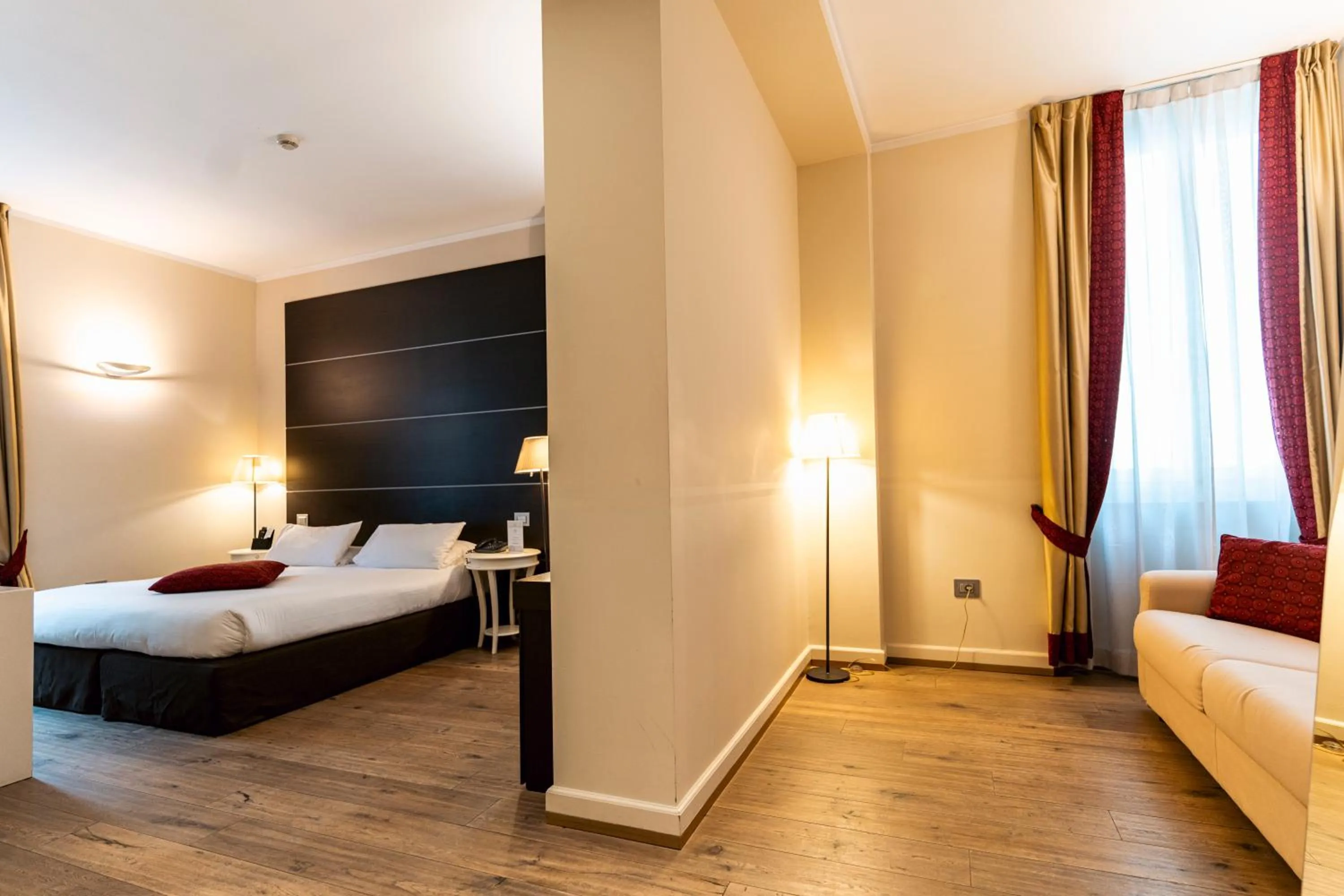 Photo of the whole room, Bed in TownHouse 33 Boutique Hotel