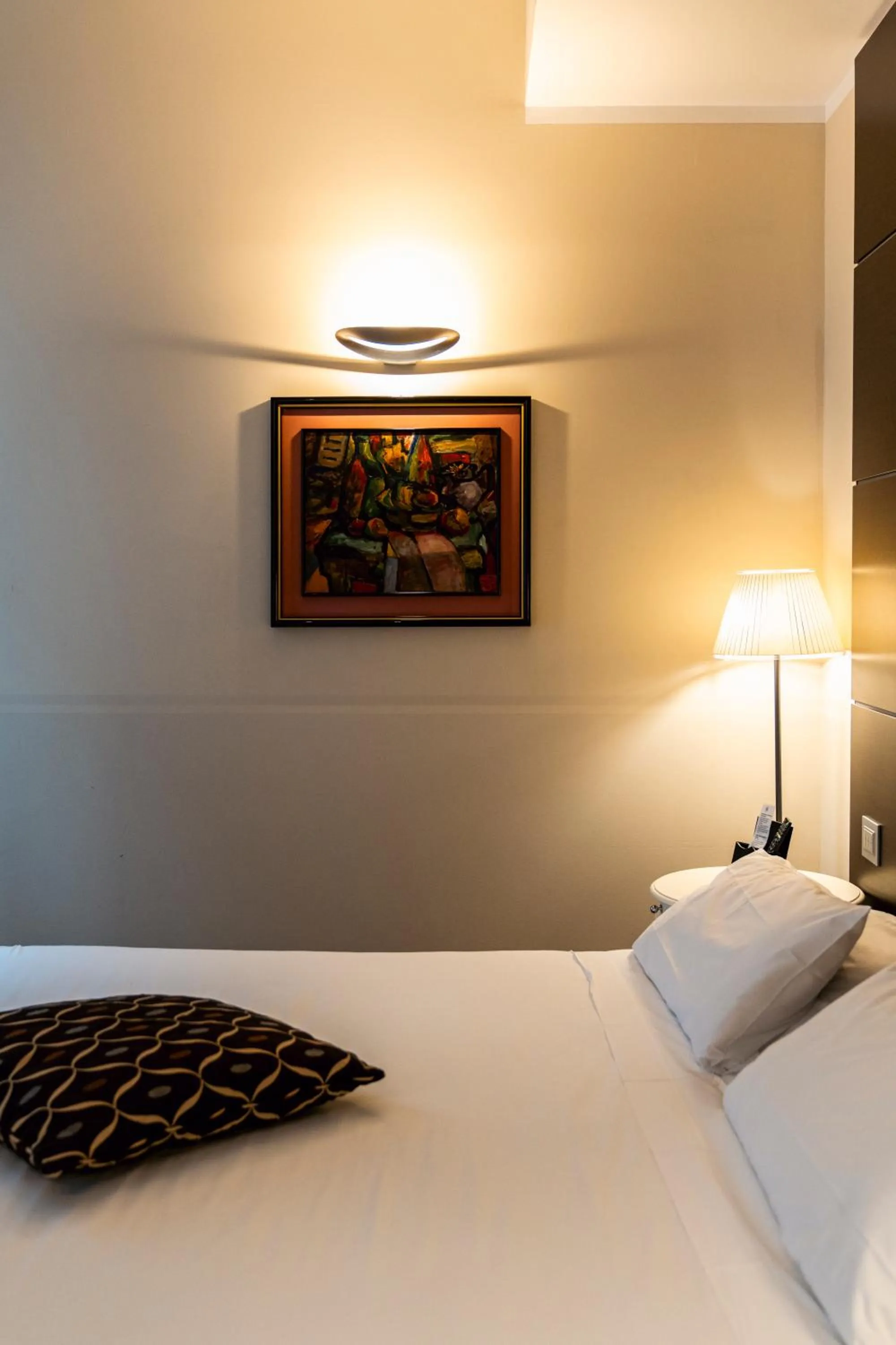 Bed in TownHouse 33 Boutique Hotel