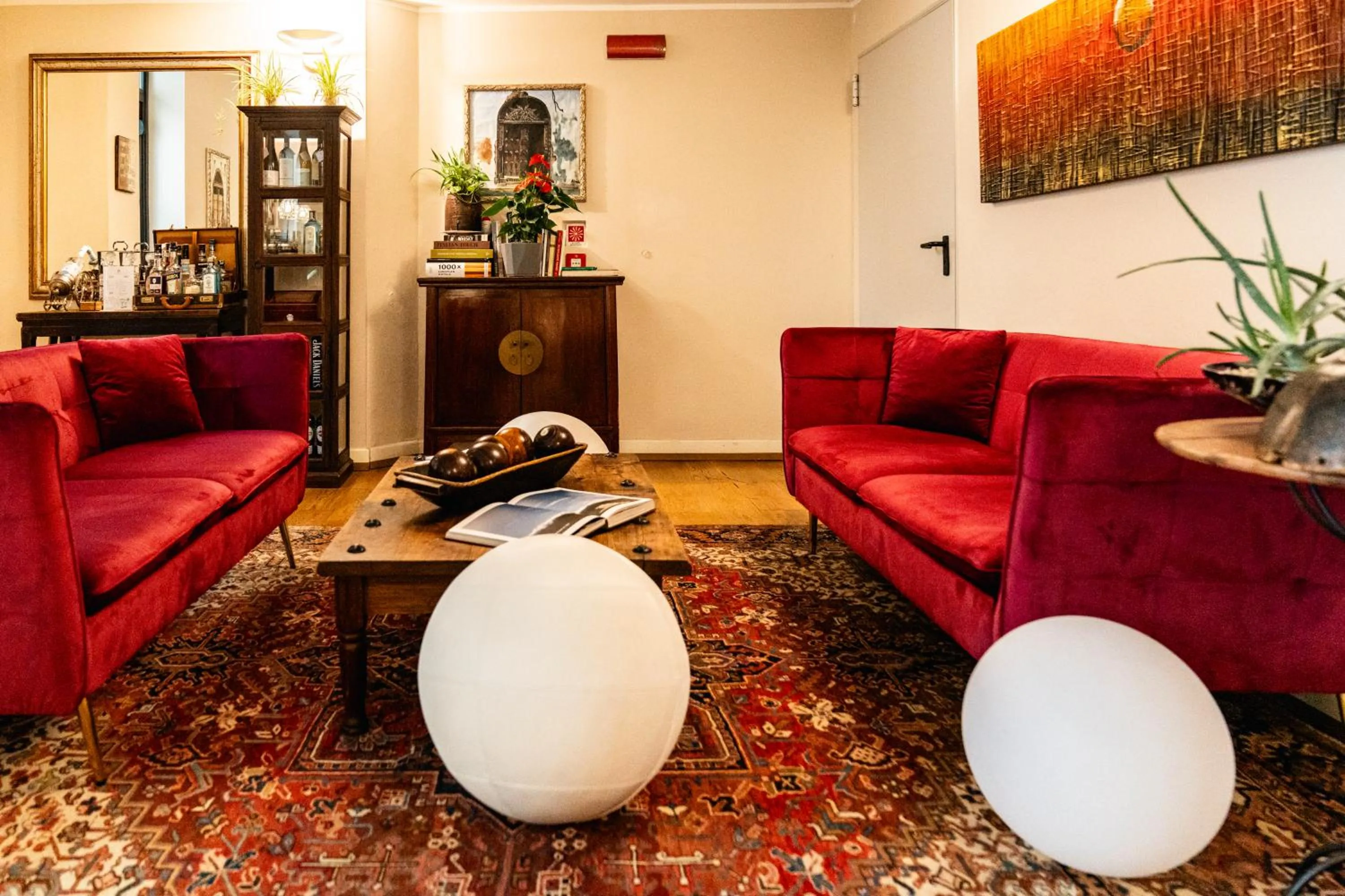 Lobby or reception in TownHouse 33 Boutique Hotel