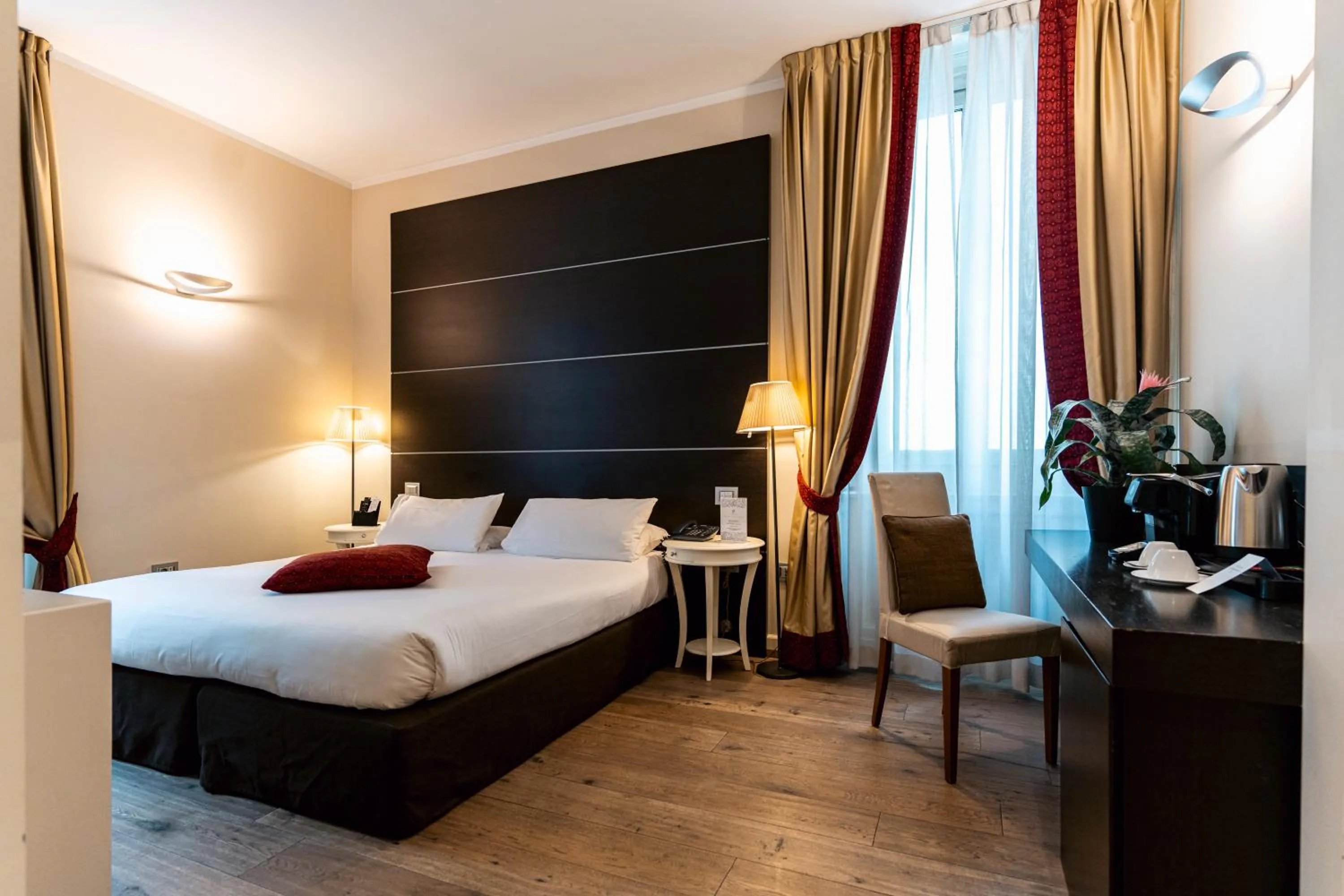 Photo of the whole room, Bed in TownHouse 33 Boutique Hotel