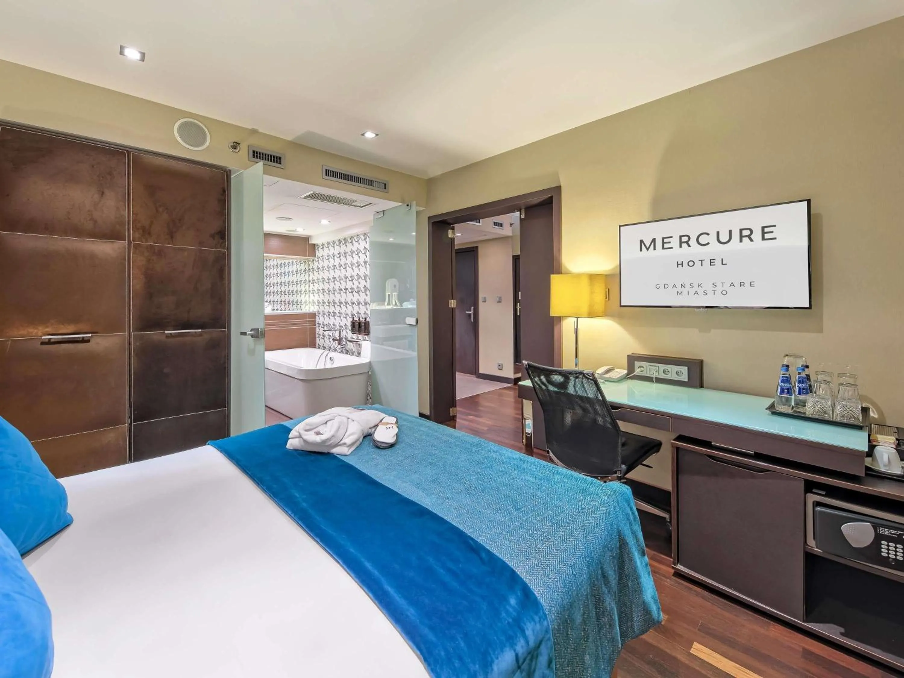 Photo of the whole room, Bed in Mercure Gdańsk Stare Miasto