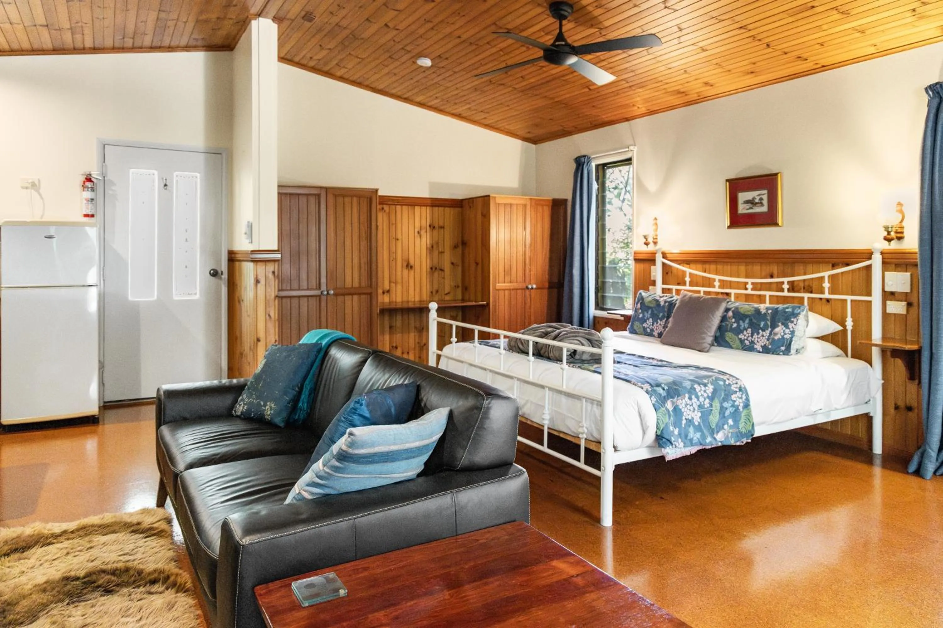 Bedroom, Bed in Montville Country Cabins