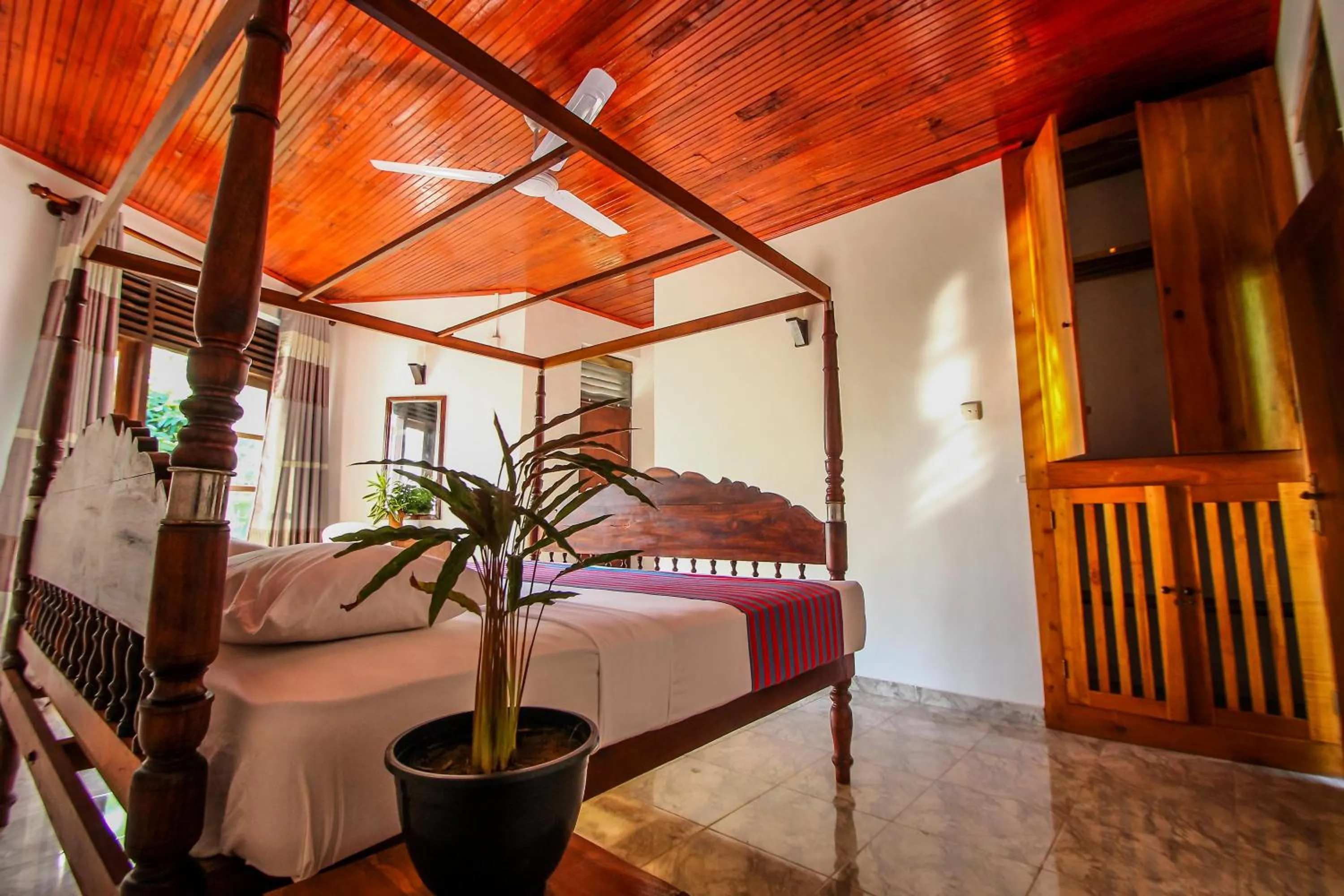 Bedroom, Bed in Dickwella Beach