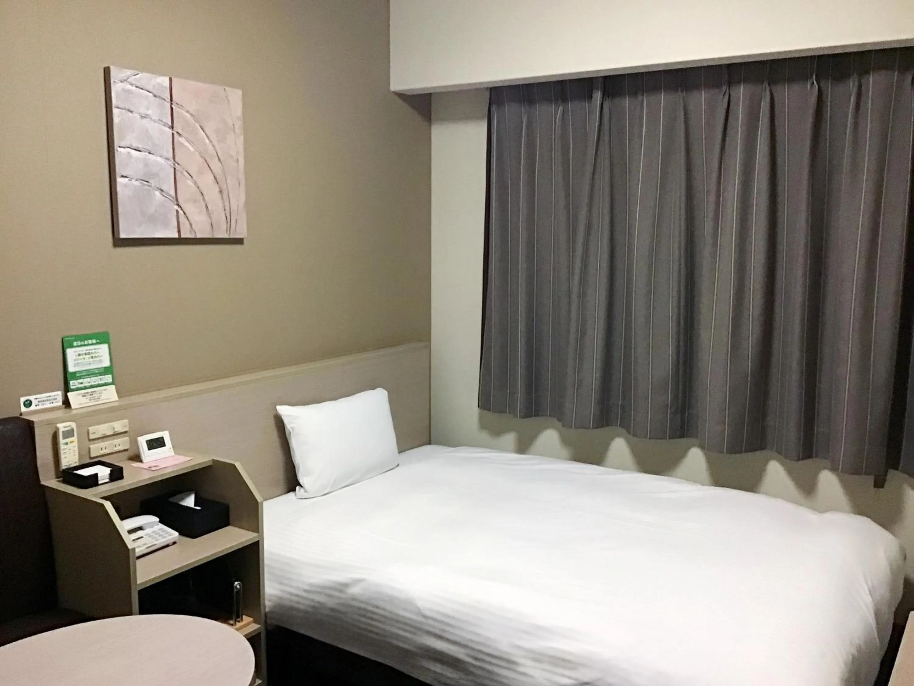 Photo of the whole room, Bed in Hotel Route Inn Hashimoto