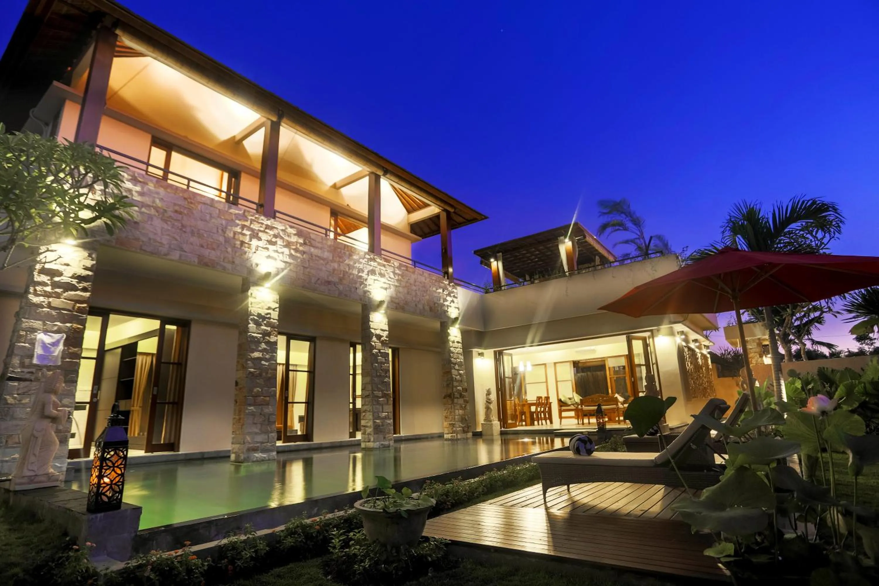 Property building in Villa Kumuda by Nakula