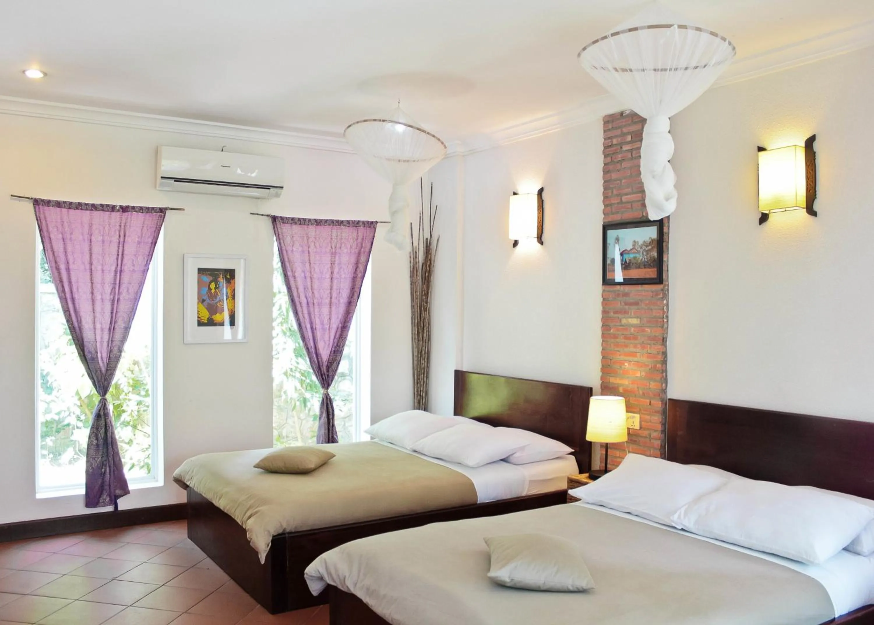 Photo of the whole room, Bed in Sabbay Kep
