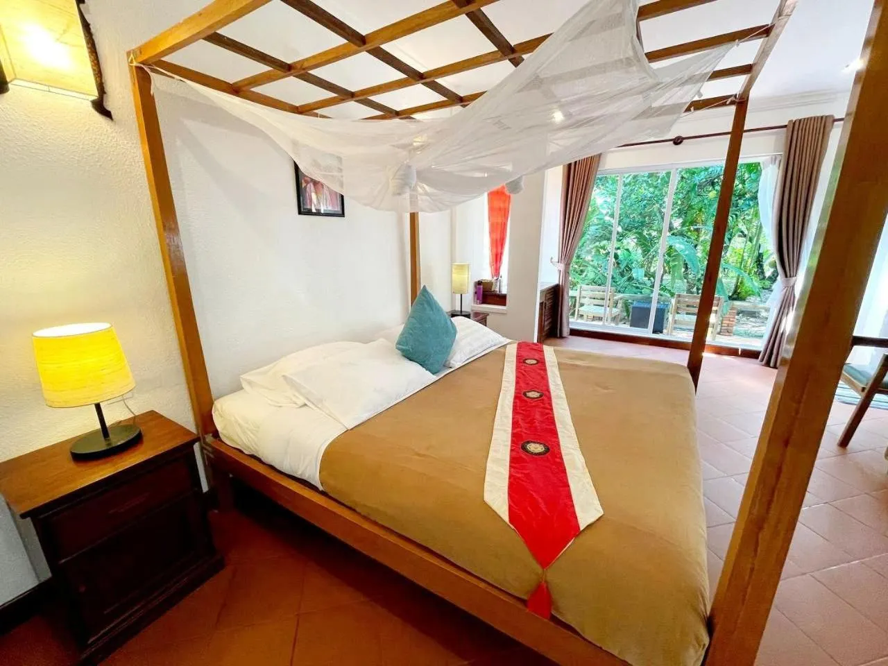 Photo of the whole room, Bed in Sabbay Kep
