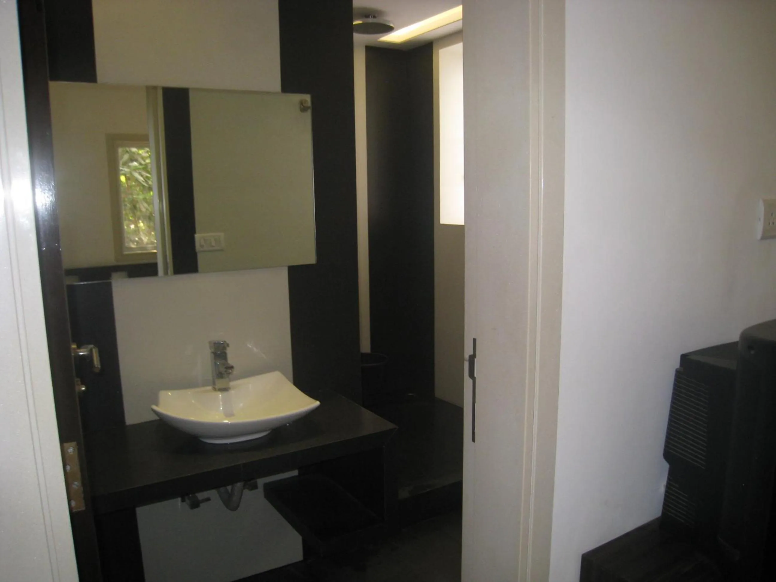 Bathroom in Pals Hotel