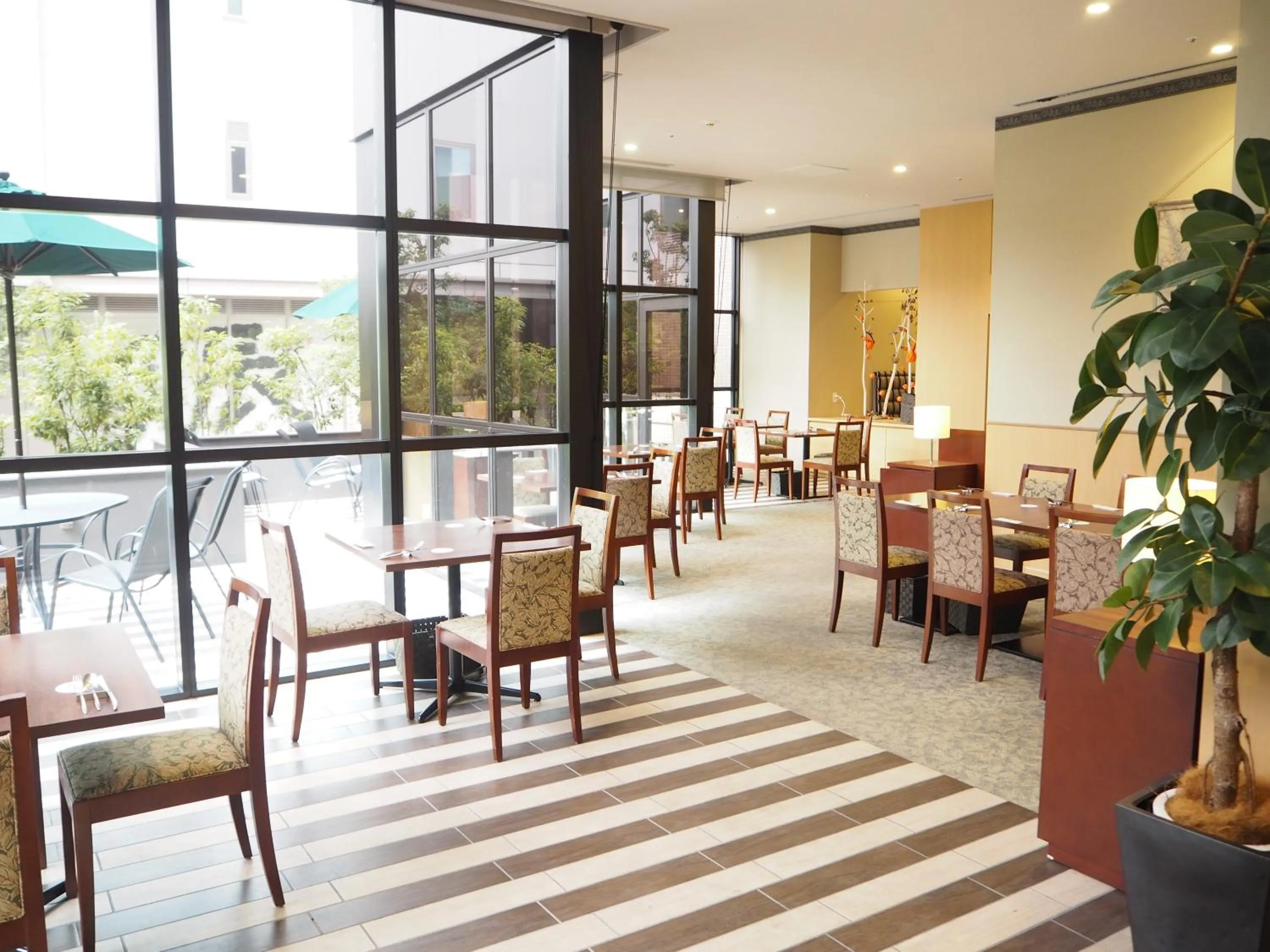 Restaurant/places to eat in Hotel The West Hills Mito