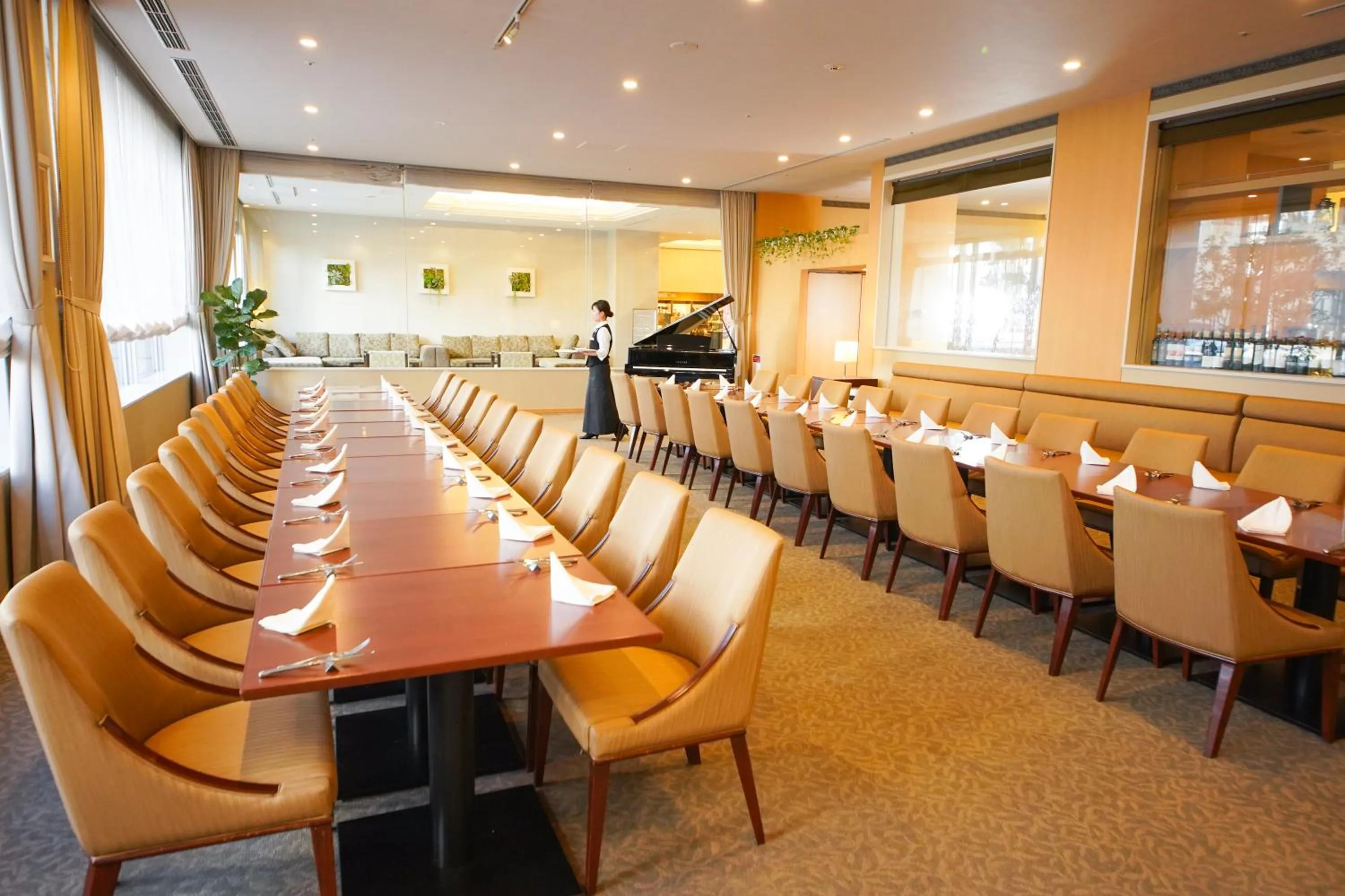 Restaurant/places to eat in Hotel The West Hills Mito